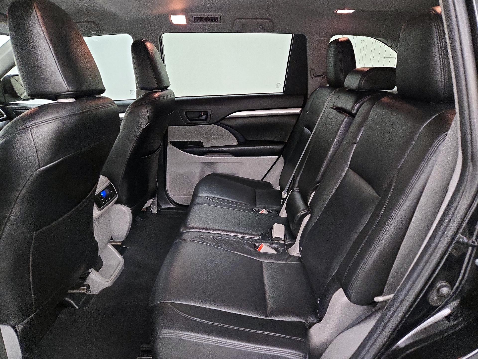 Thumbnail: 2019 Toyota Highlander - 19