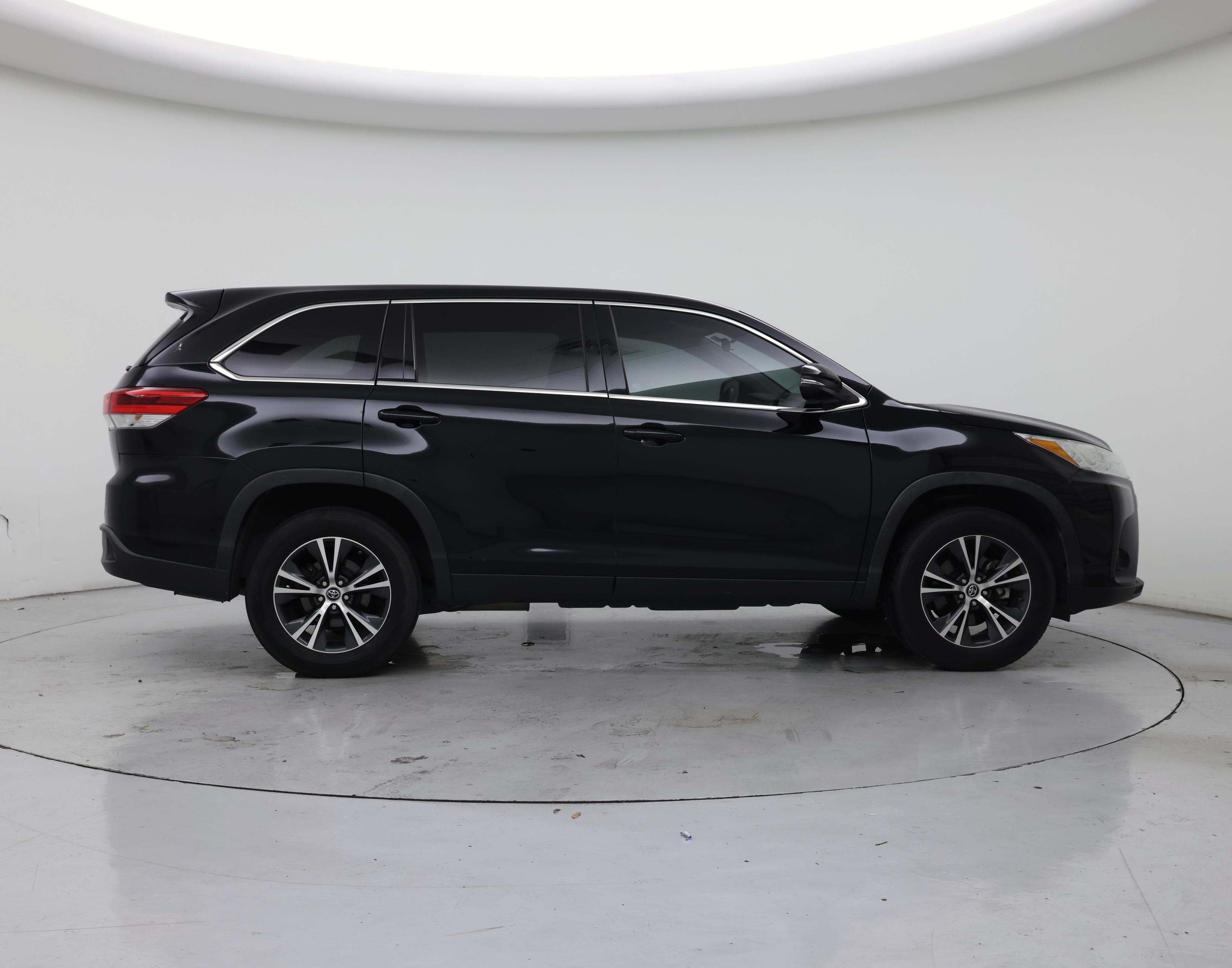Thumbnail: 2019 Toyota Highlander - 7