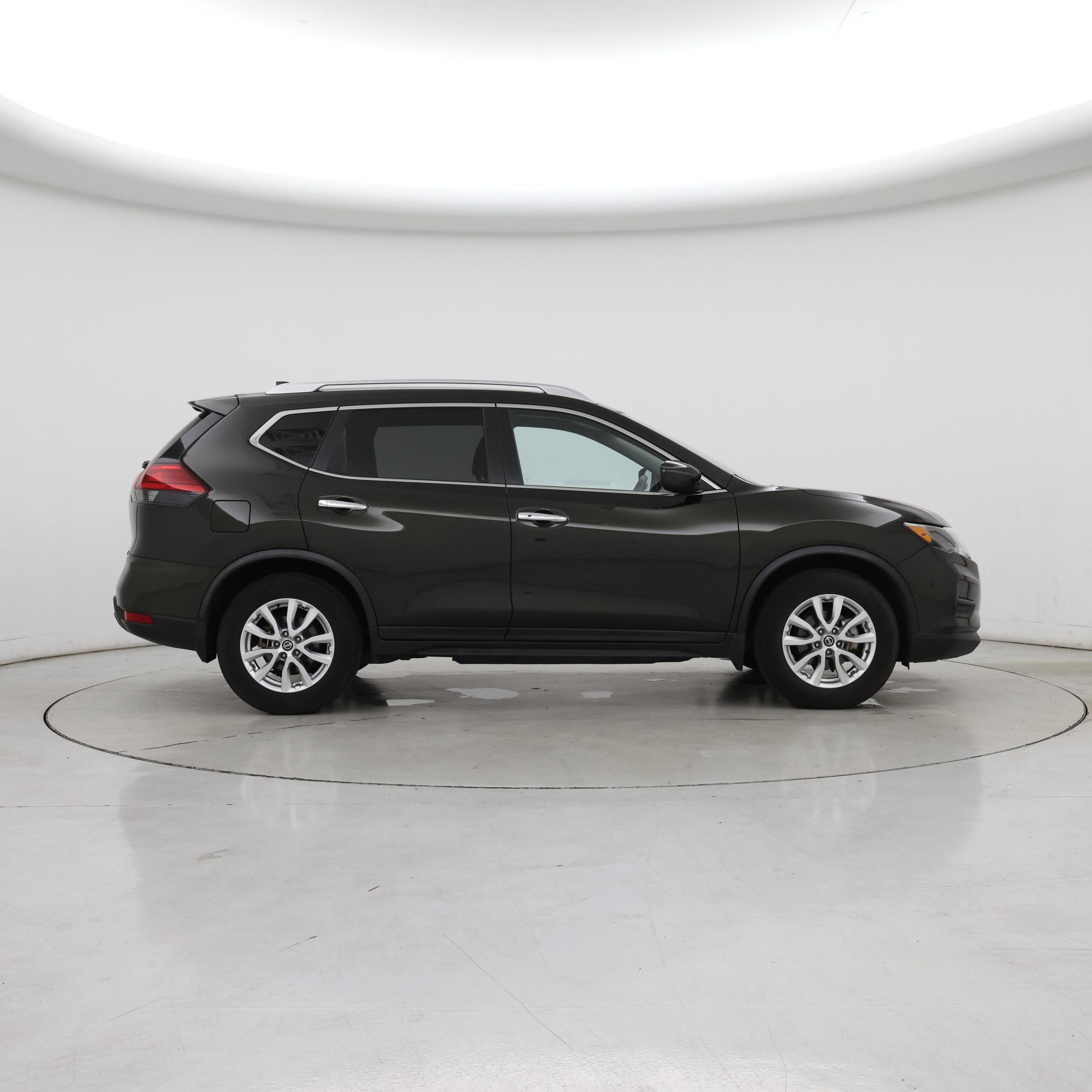 Thumbnail: 2017 Nissan Rogue - 7