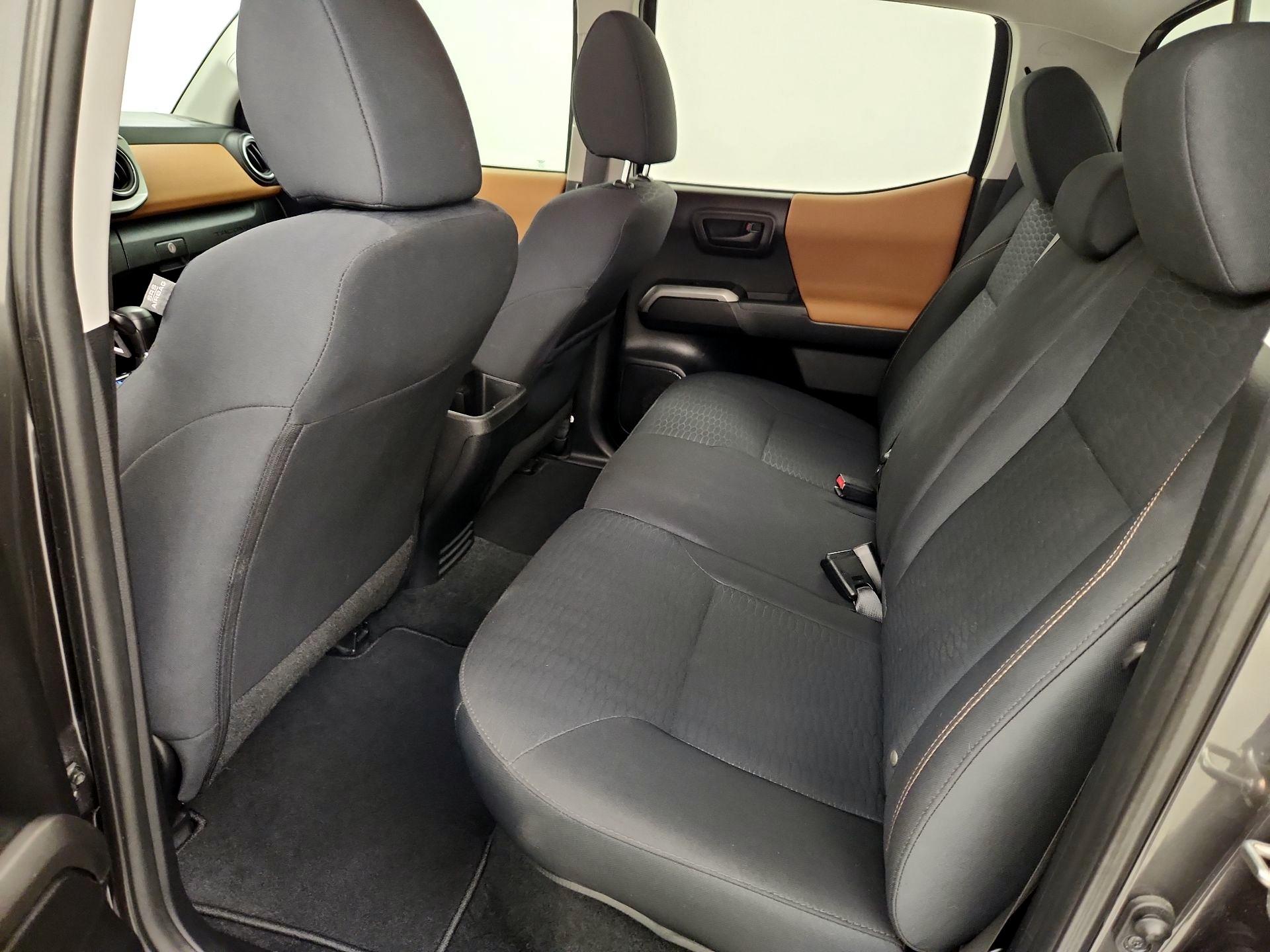 Thumbnail: 2019 Toyota Tacoma - 19