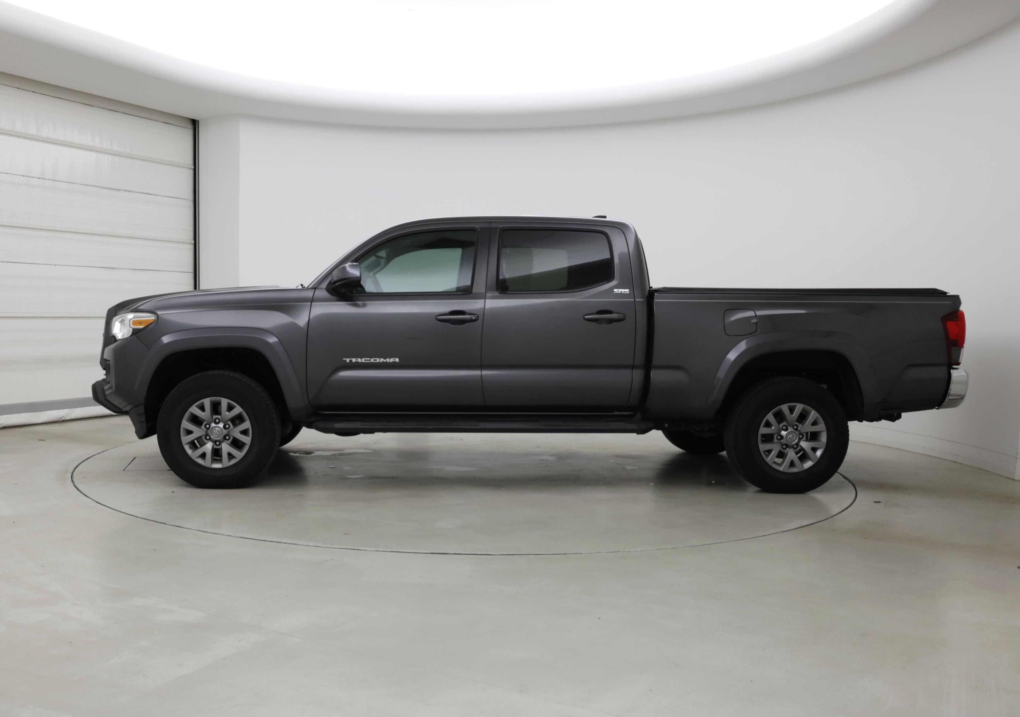 Thumbnail: 2019 Toyota Tacoma - 3