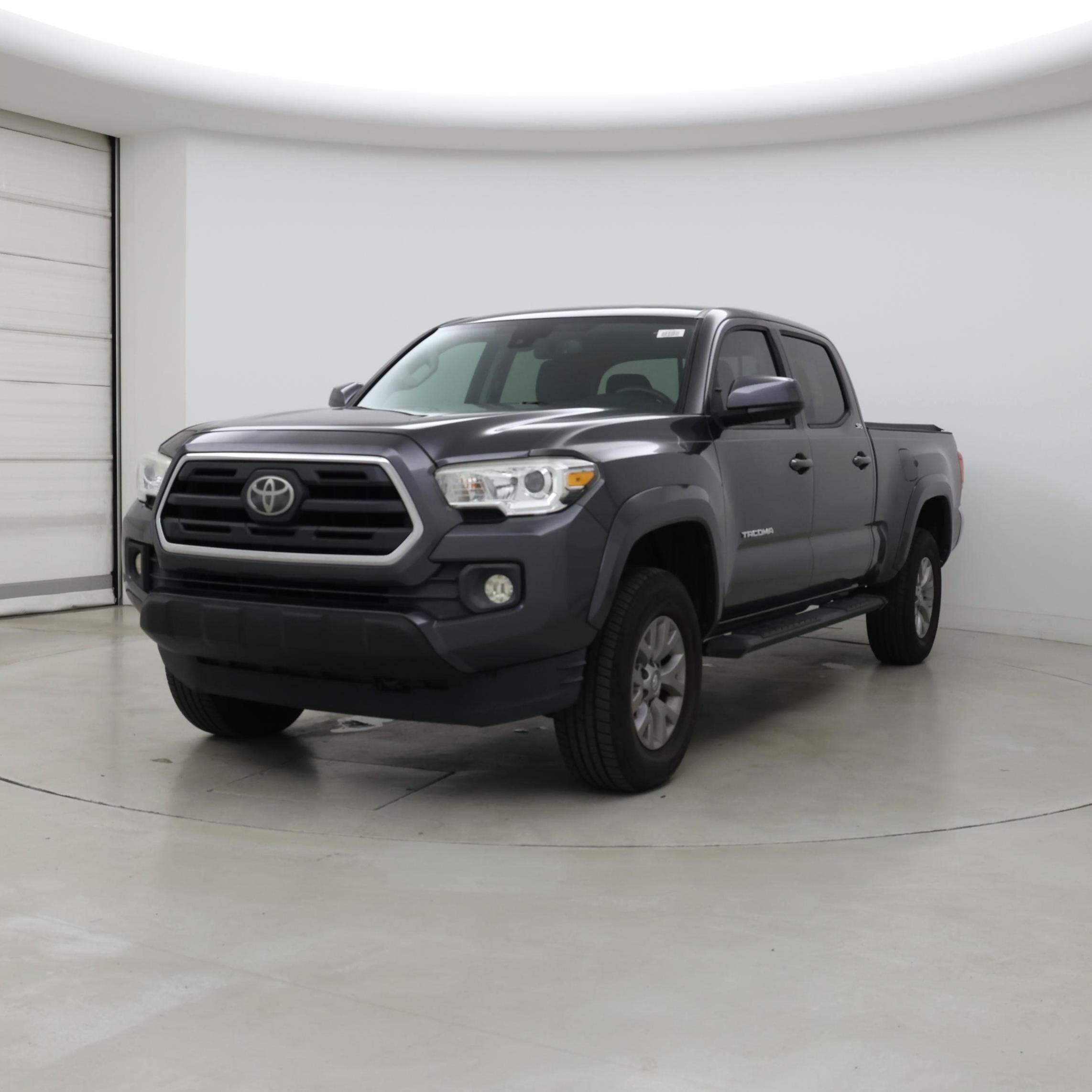 Thumbnail: 2019 Toyota Tacoma - 4