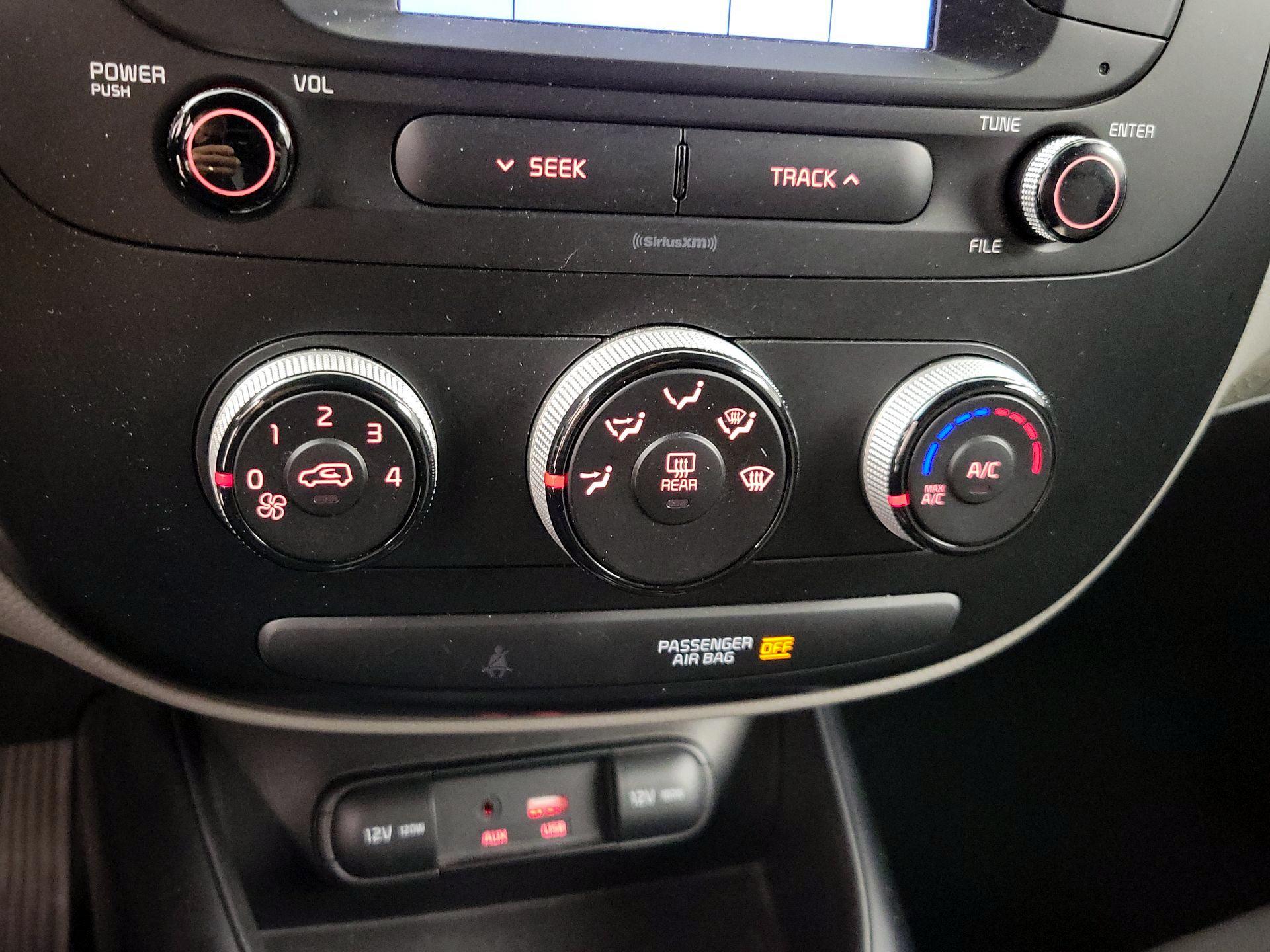 Thumbnail: 2019 Kia Soul - 16