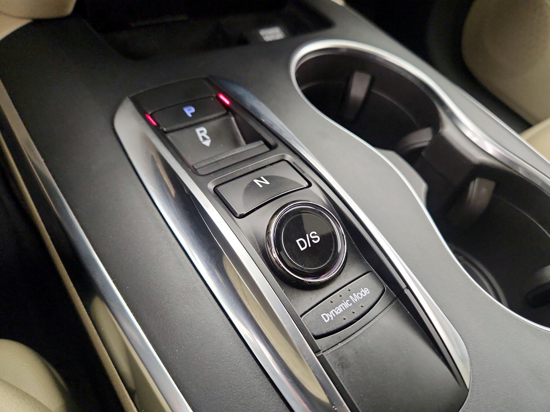 Thumbnail: 2017 Acura MDX - 18