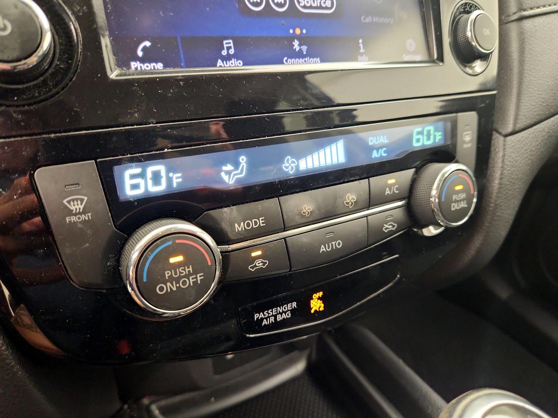 Thumbnail: 2019 Nissan Rogue - 16