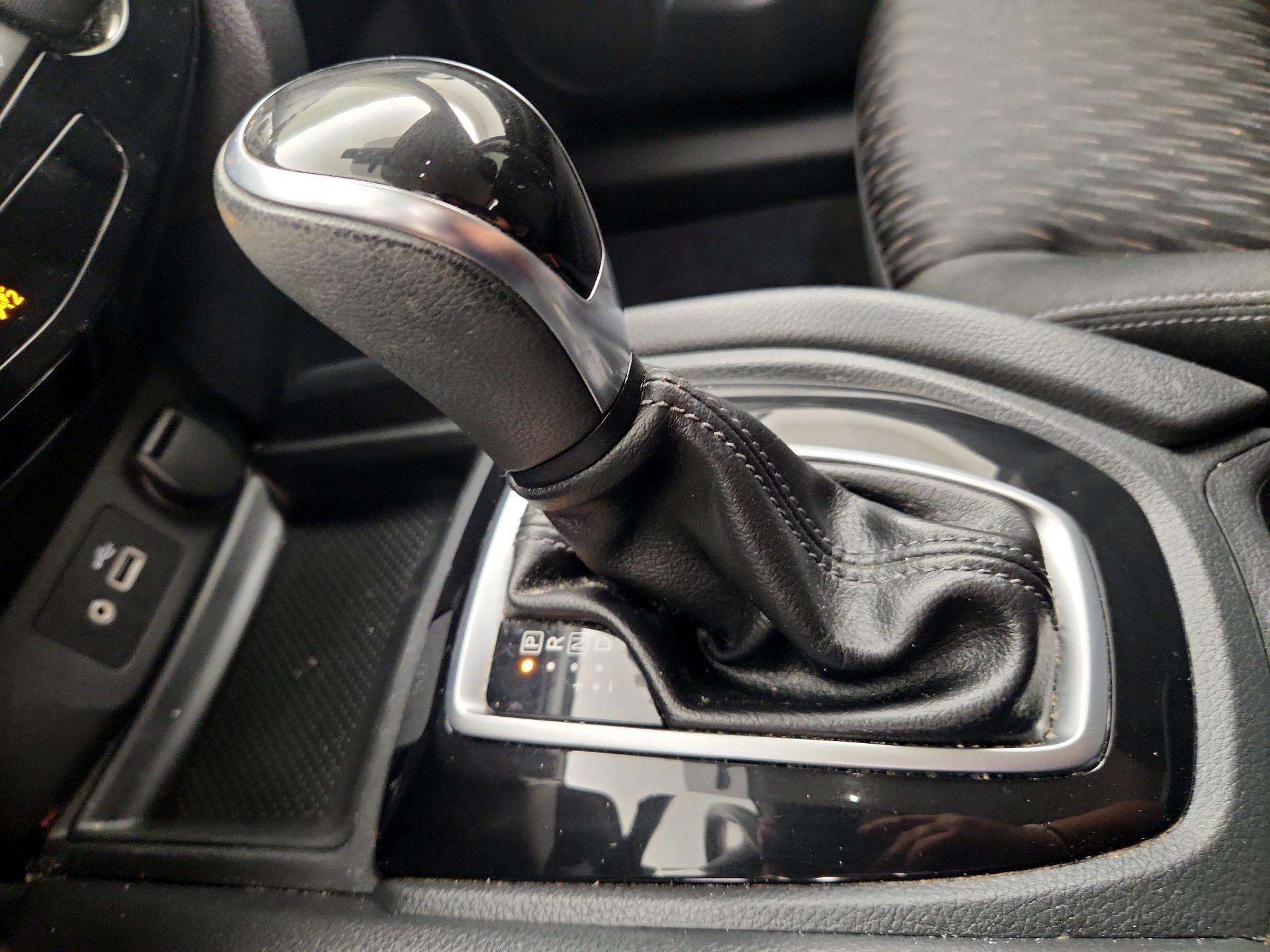 Thumbnail: 2019 Nissan Rogue - 17