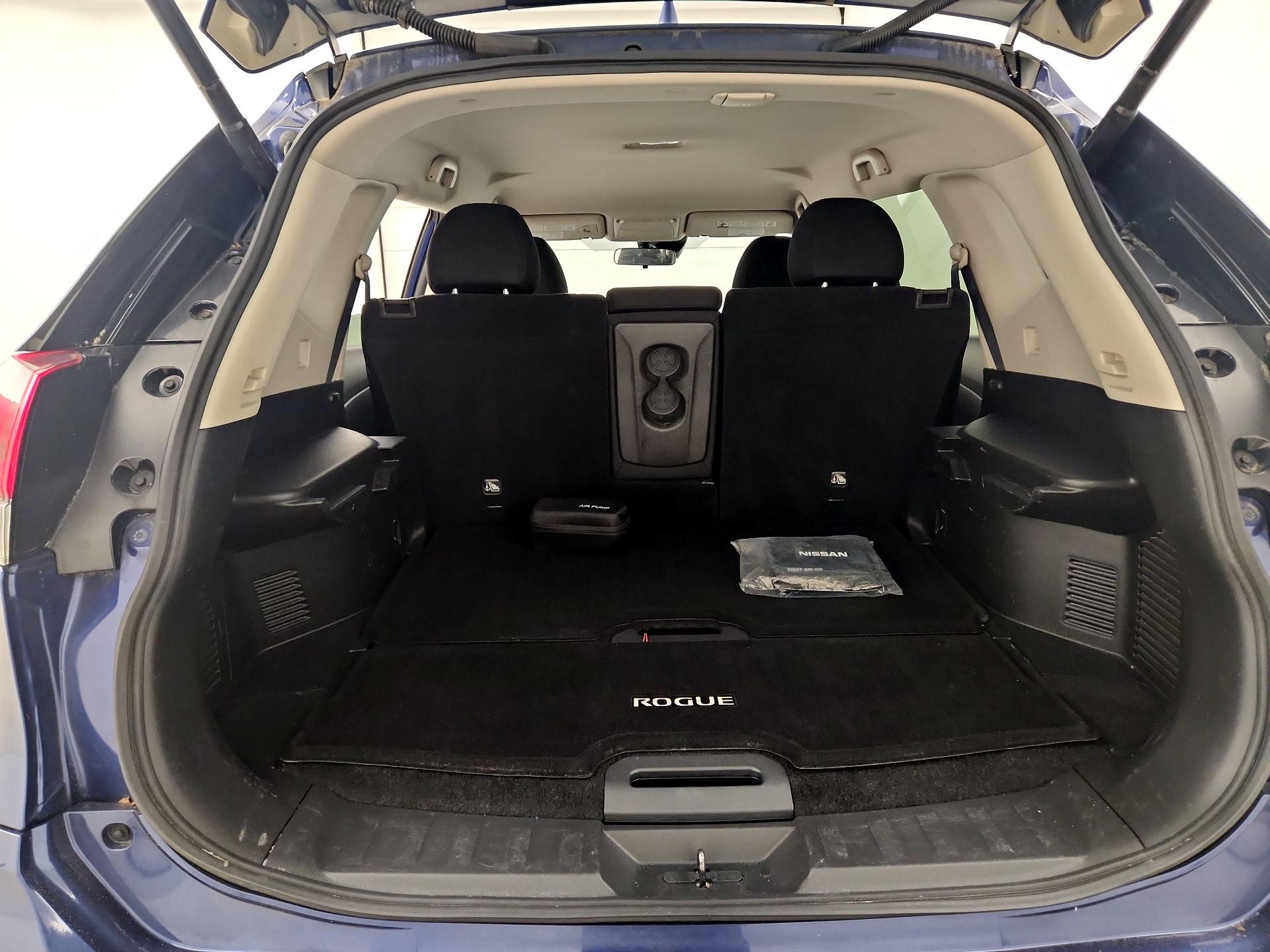 Thumbnail: 2019 Nissan Rogue - 20