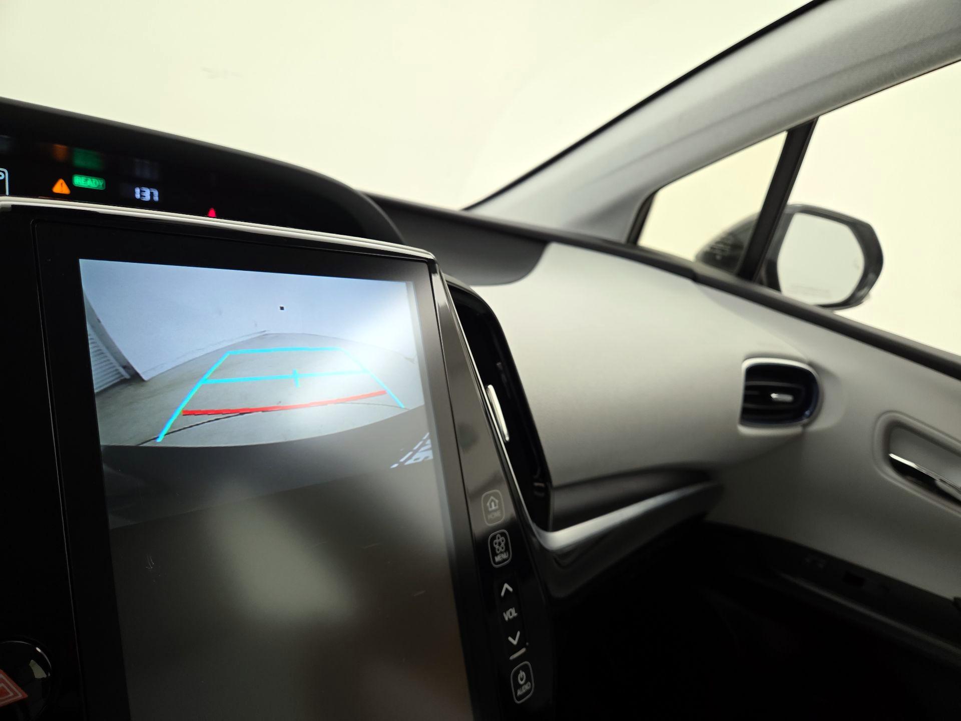 Thumbnail: 2020 Toyota Prius - 14
