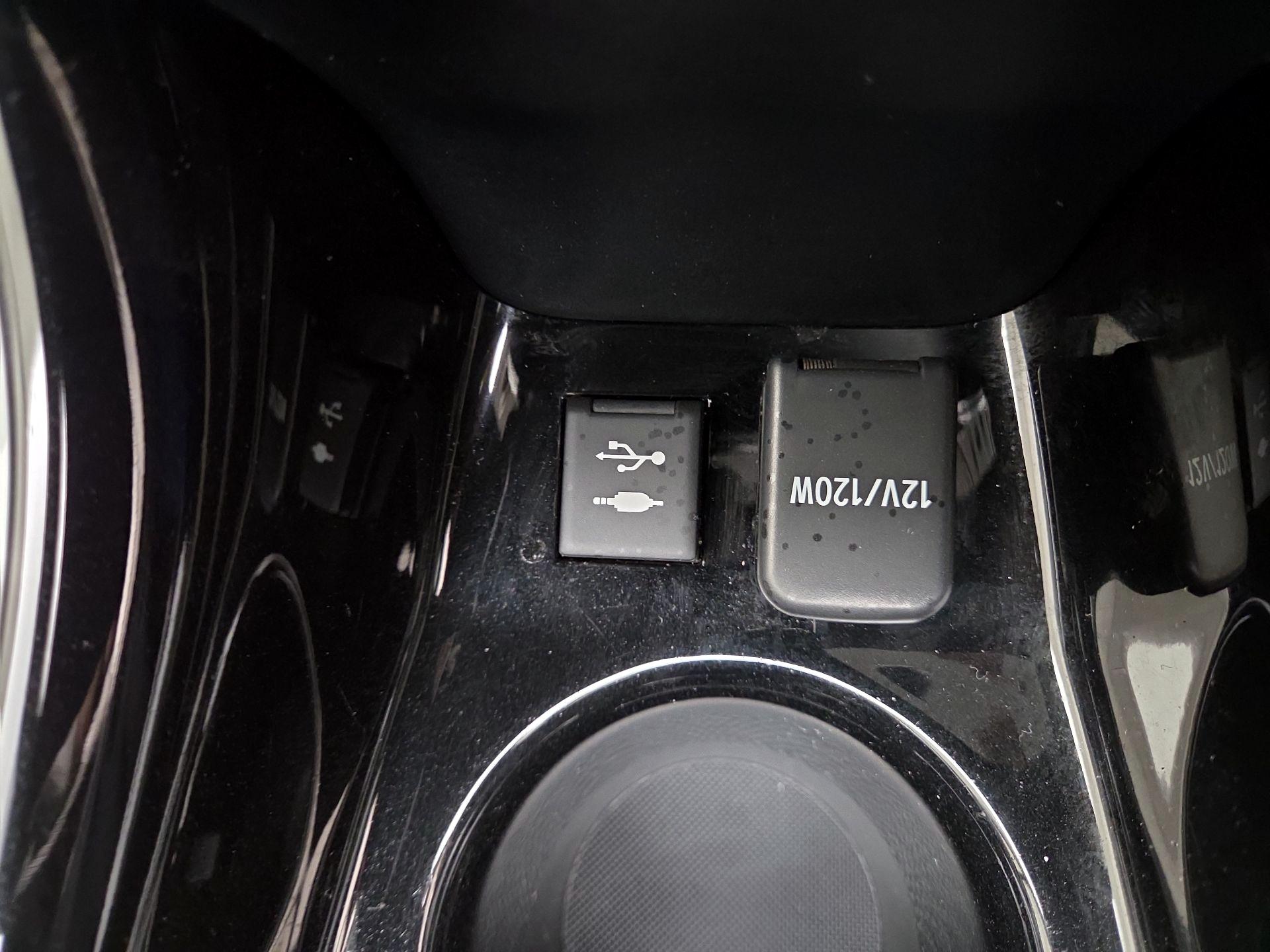 Thumbnail: 2020 Toyota Prius - 18