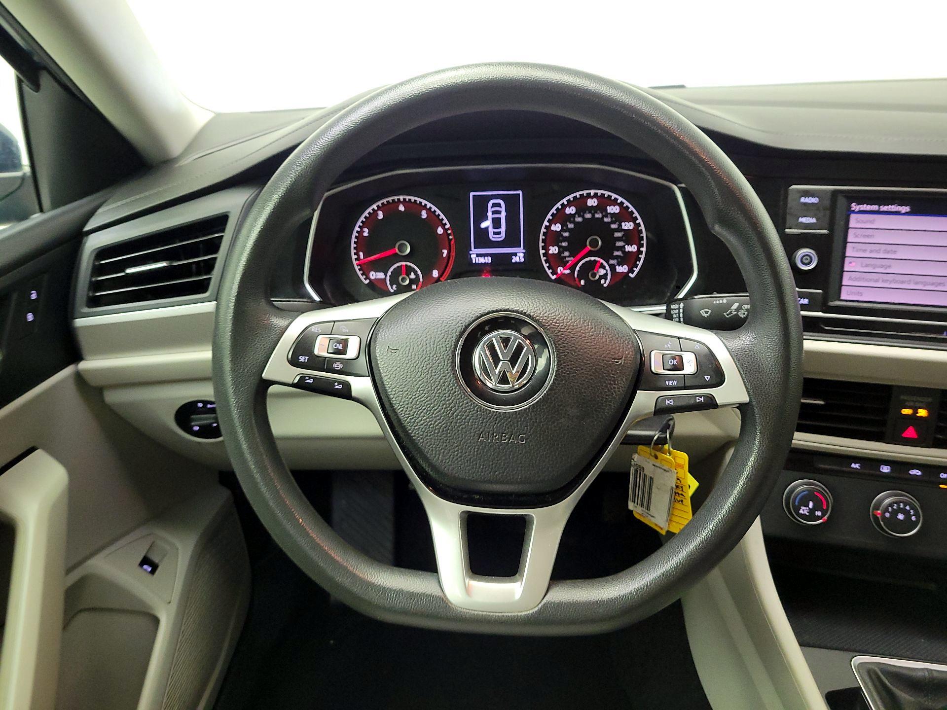 Thumbnail: 2019 Volkswagen Jetta - 10
