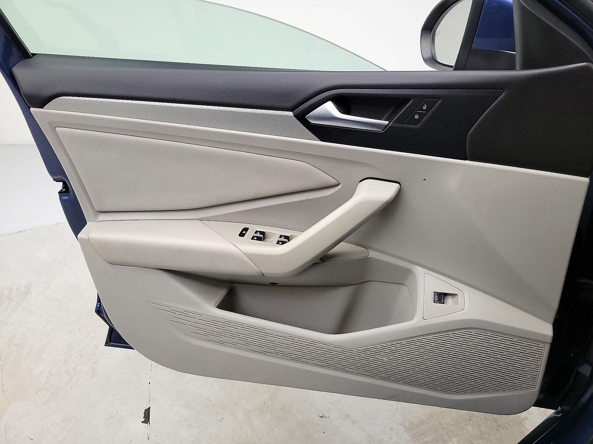 Thumbnail: 2019 Volkswagen Jetta - 12
