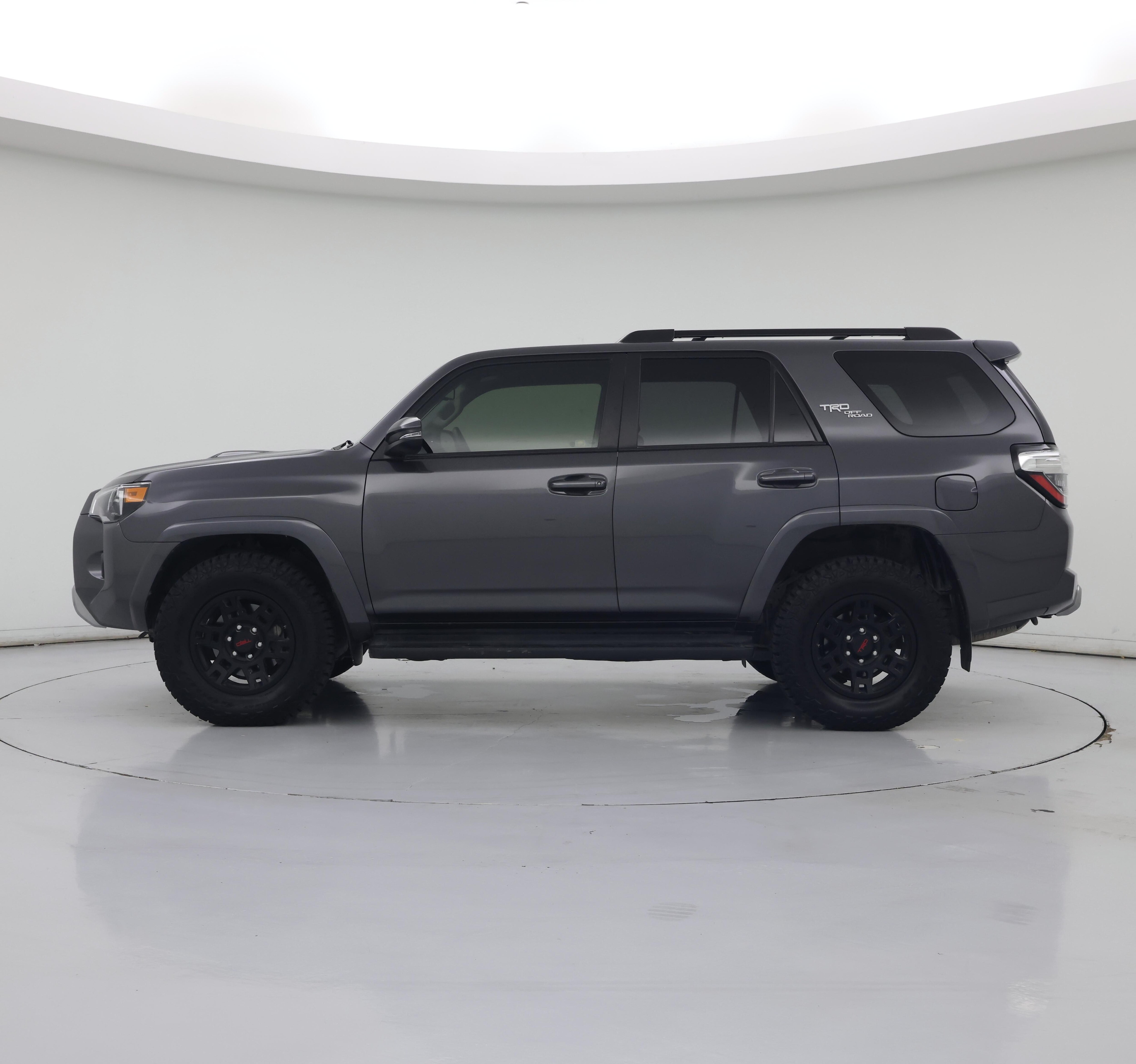 Thumbnail: 2020 Toyota 4Runner - 3