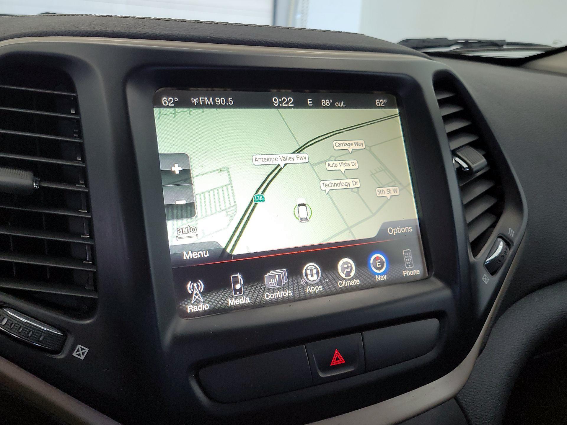 Thumbnail: 2017 Jeep Cherokee - 14