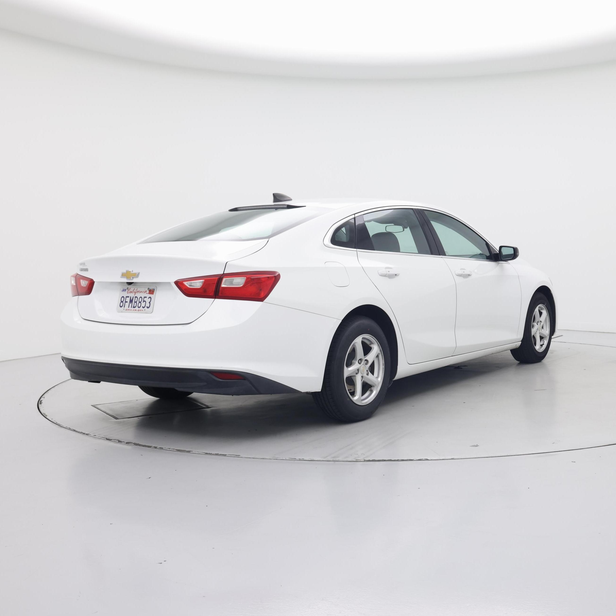 Thumbnail: 2017 Chevrolet Malibu - 8