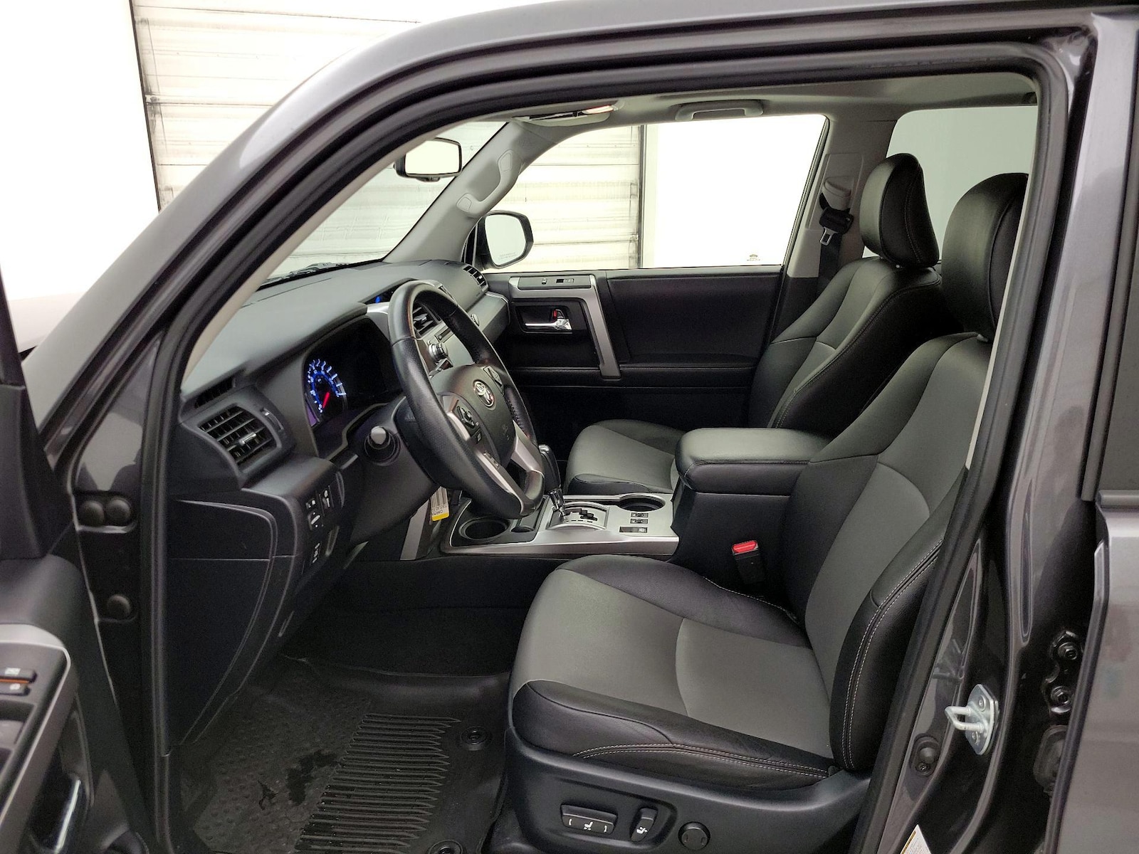 Power Seat(s) & Side Airbags
