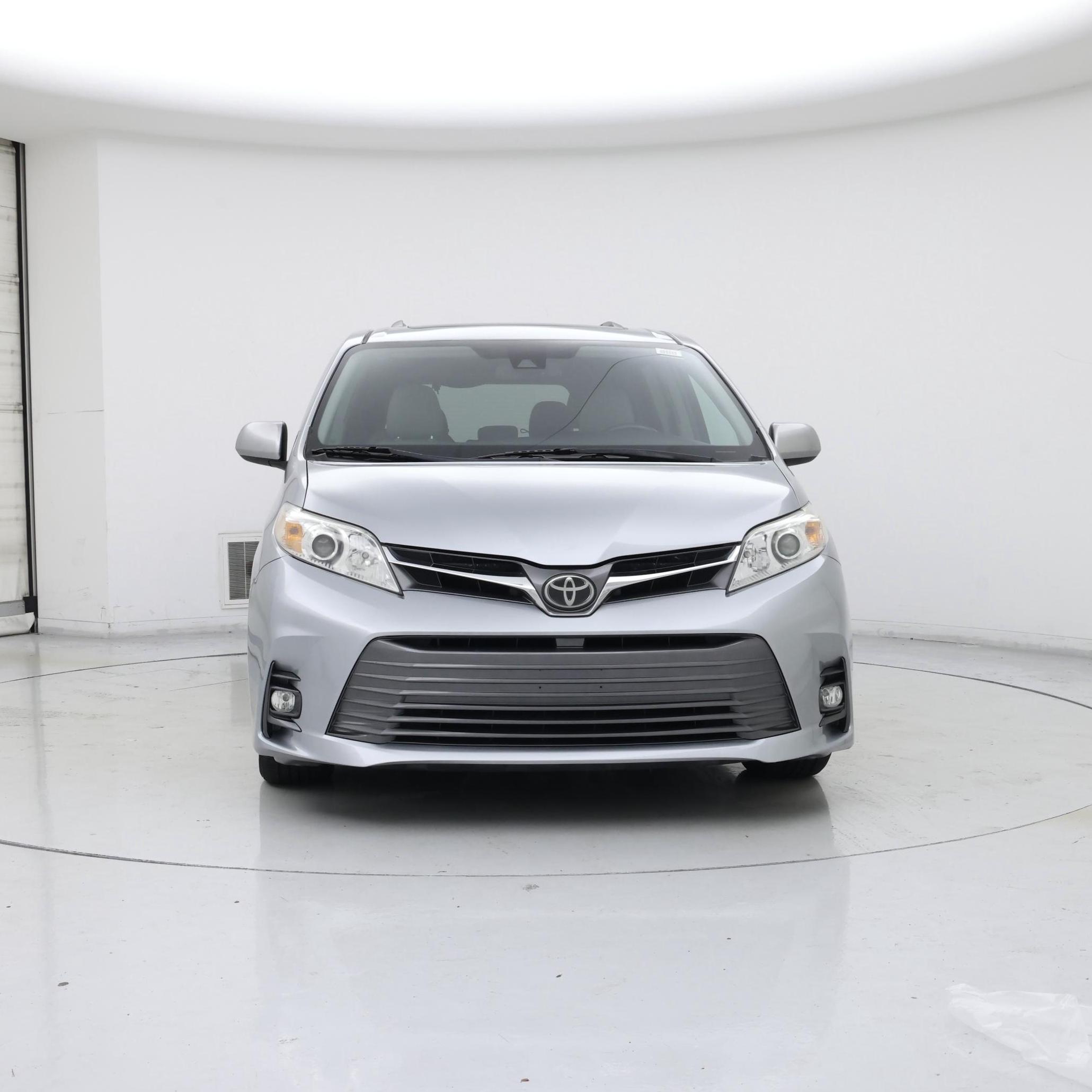 Thumbnail: 2018 Toyota Sienna - 5