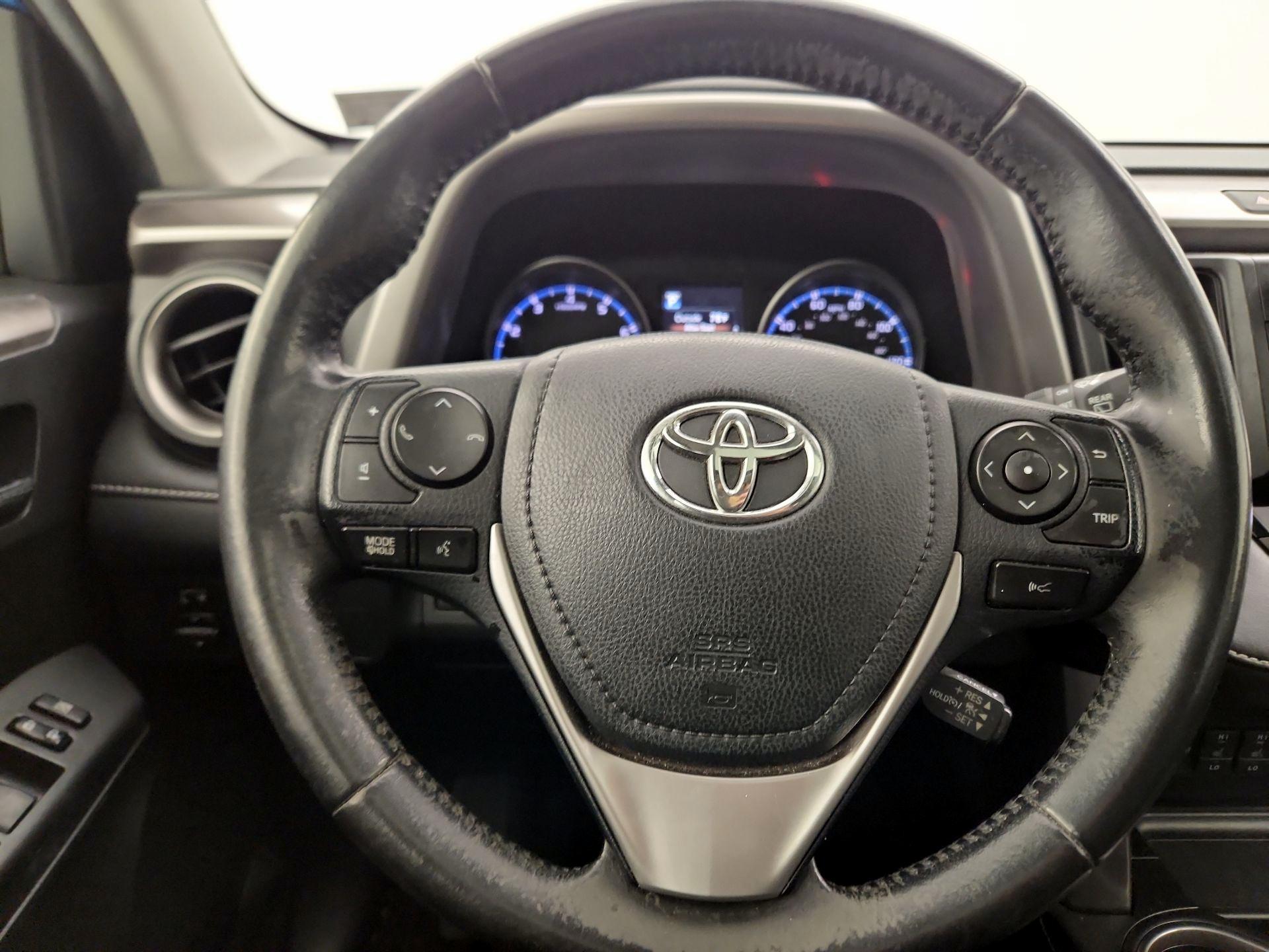 Thumbnail: 2018 Toyota RAV4 - 10