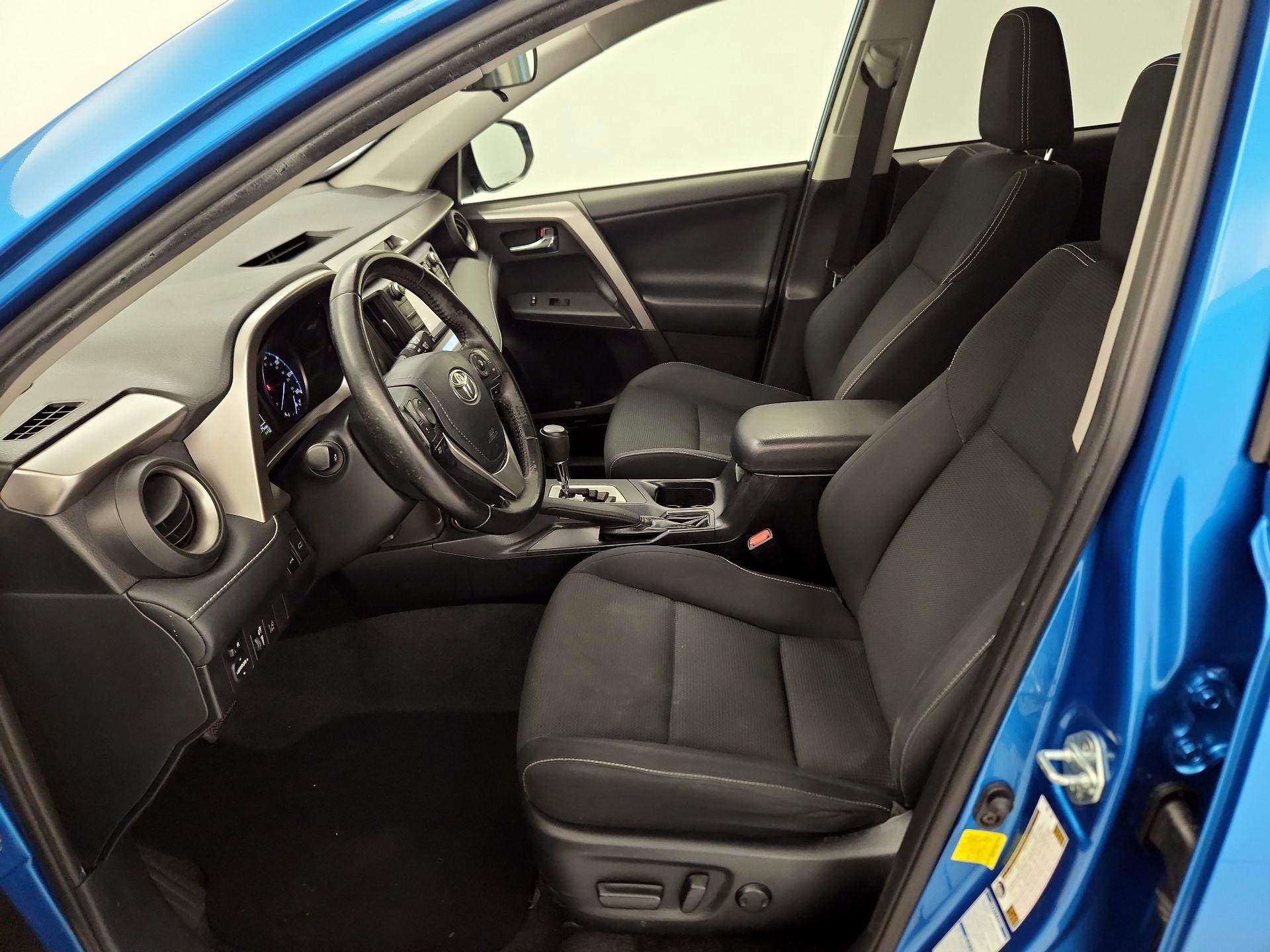 Thumbnail: 2018 Toyota RAV4 - 11