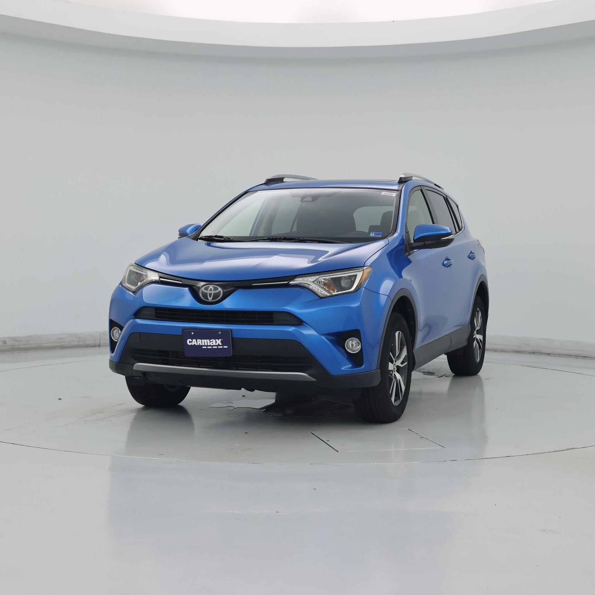 Thumbnail: 2018 Toyota RAV4 - 4