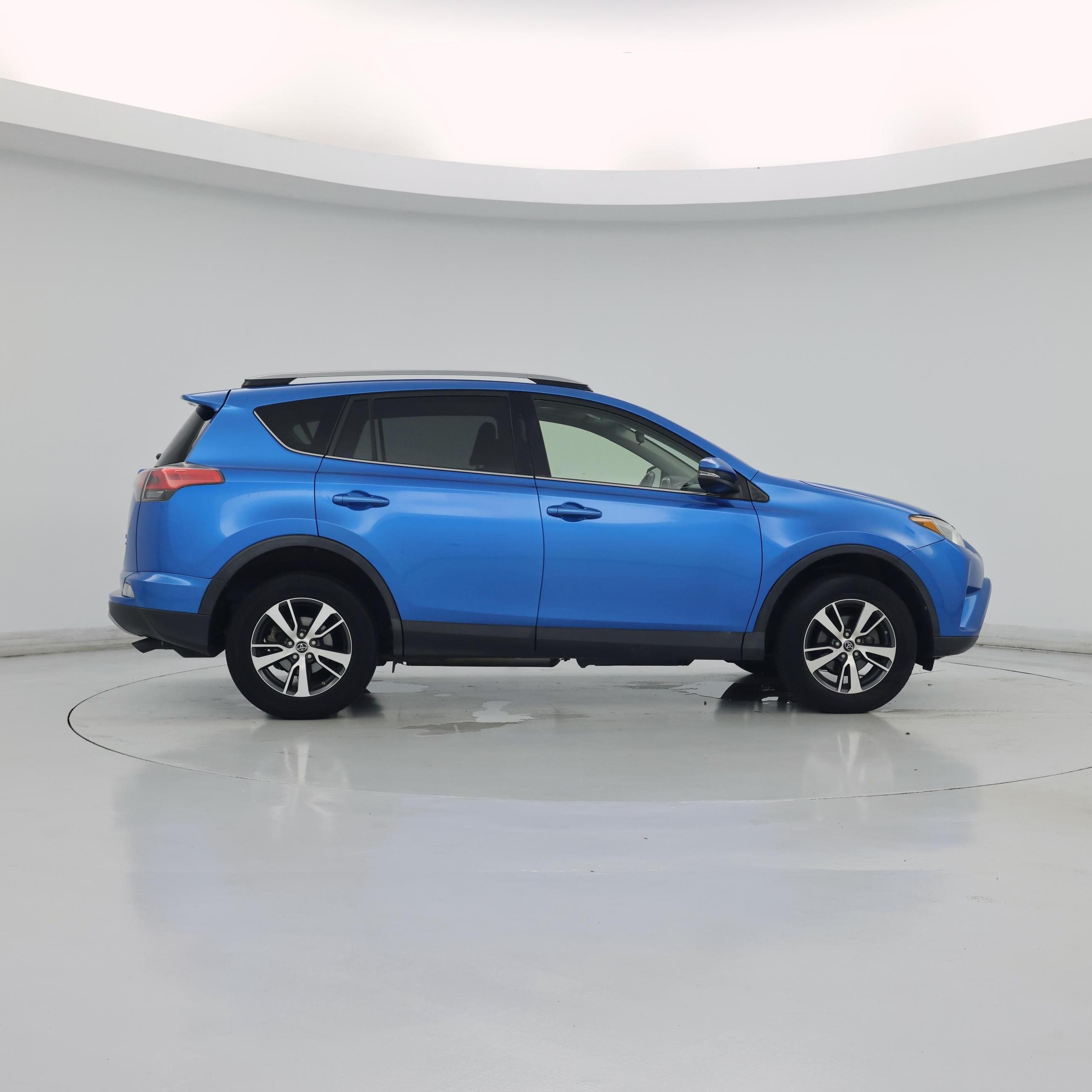 Thumbnail: 2018 Toyota RAV4 - 7