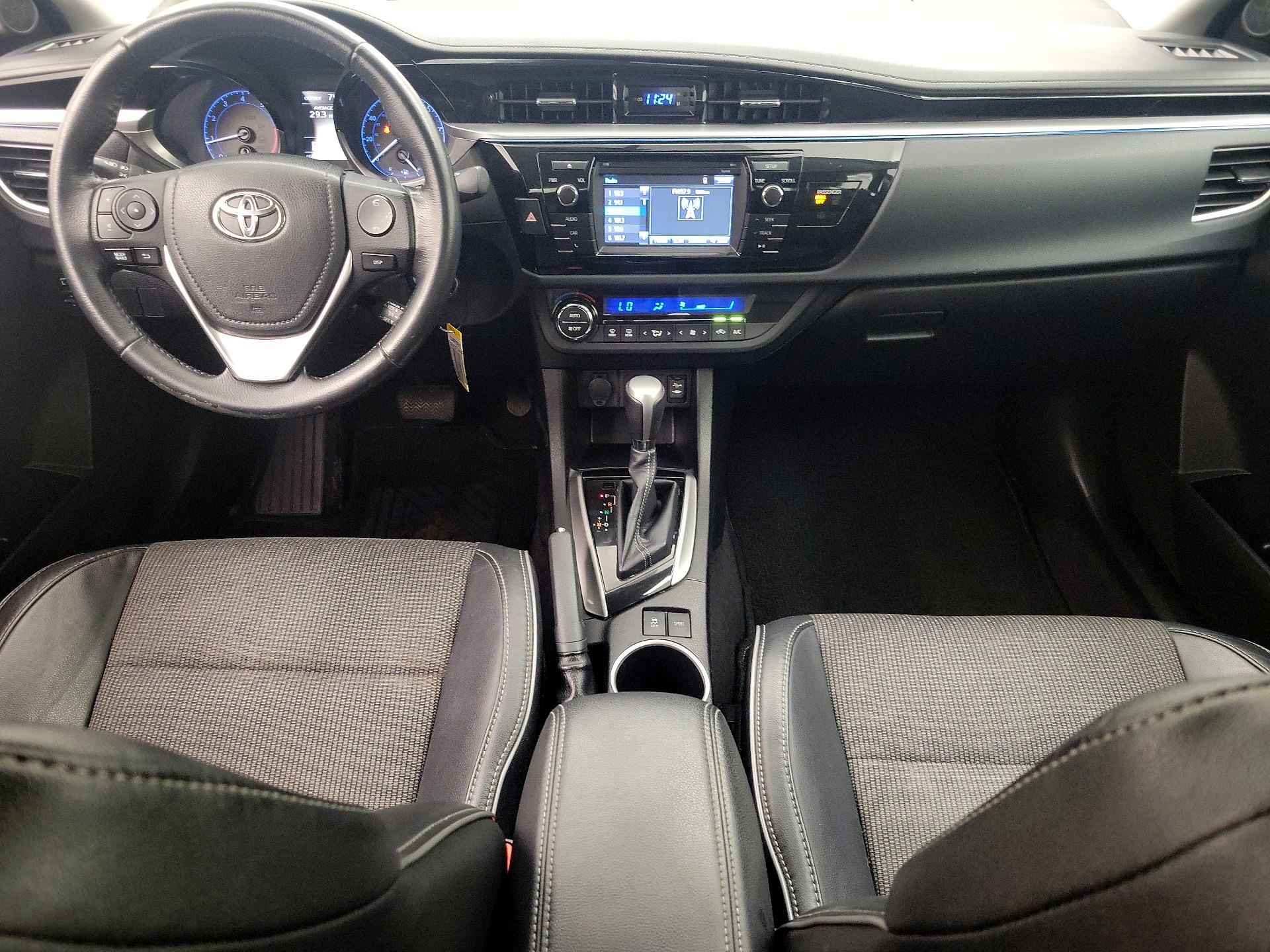 Thumbnail: 2015 Toyota Corolla - 9
