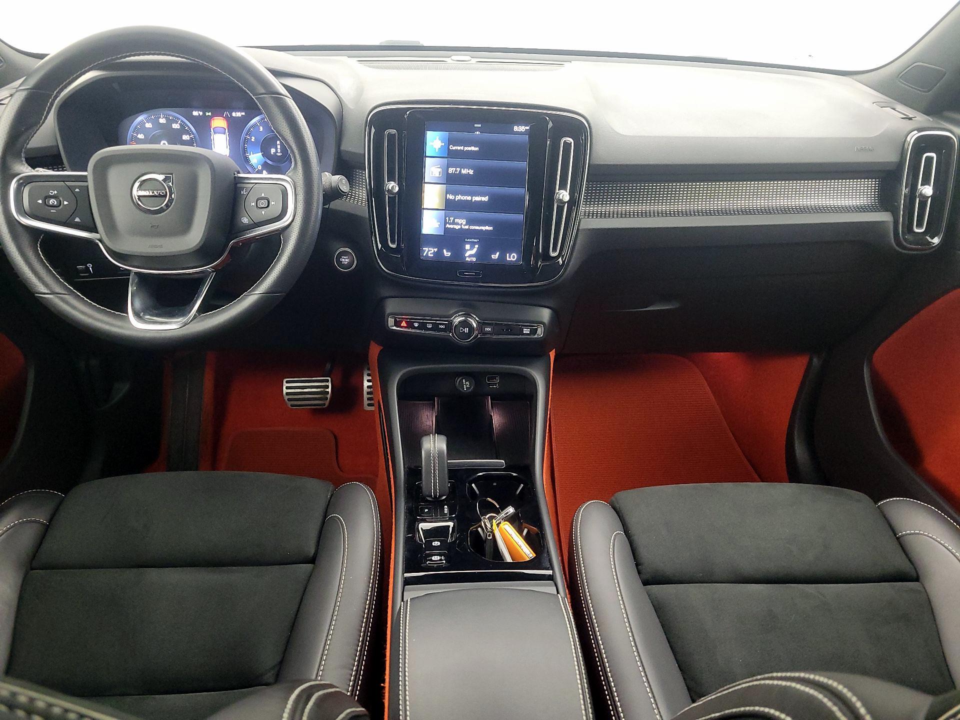 Thumbnail: 2021 Volvo XC40 - 9