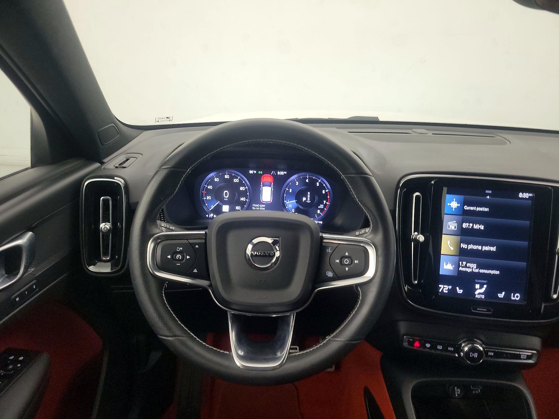 Thumbnail: 2021 Volvo XC40 - 10