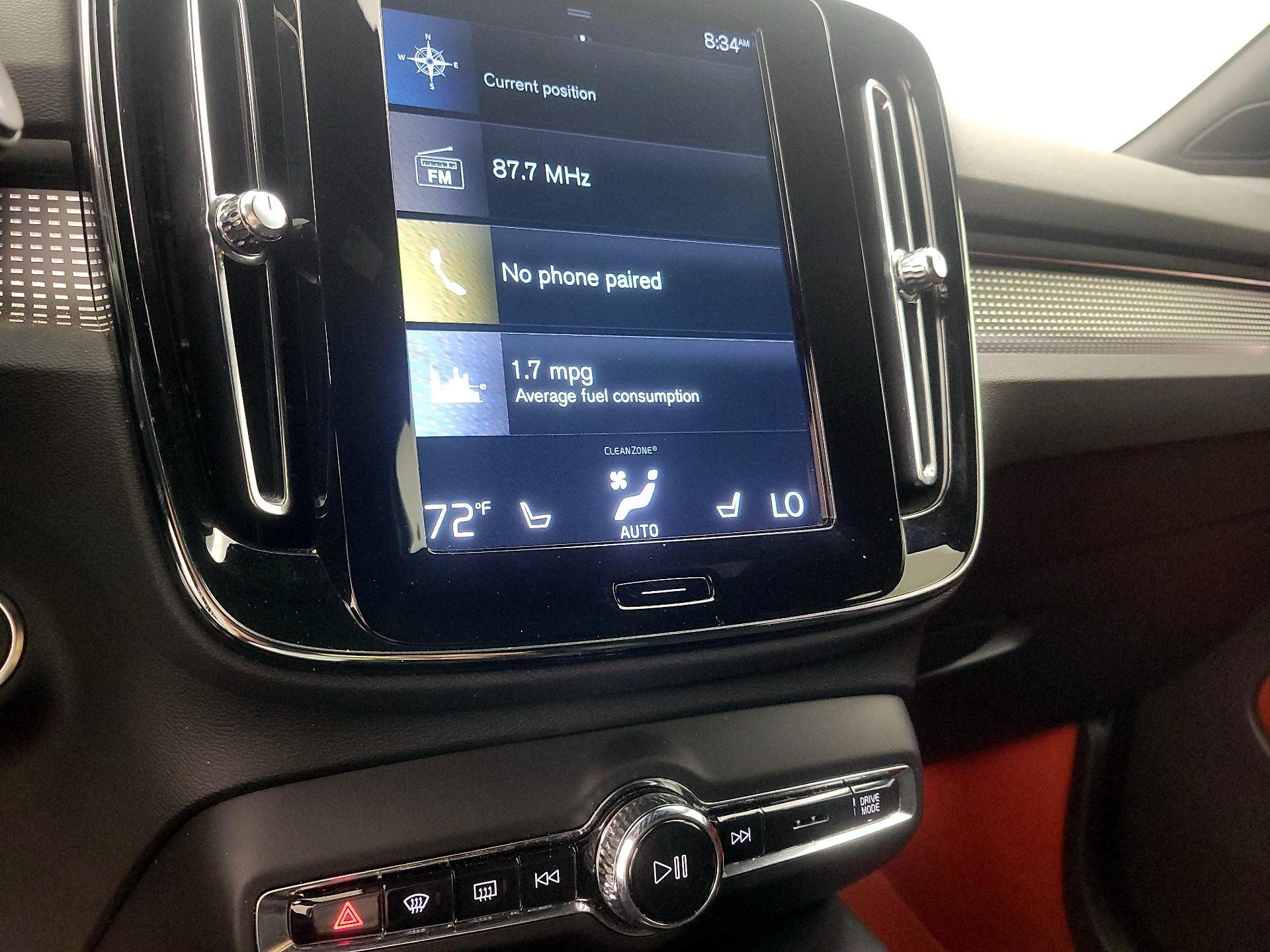 Thumbnail: 2021 Volvo XC40 - 16