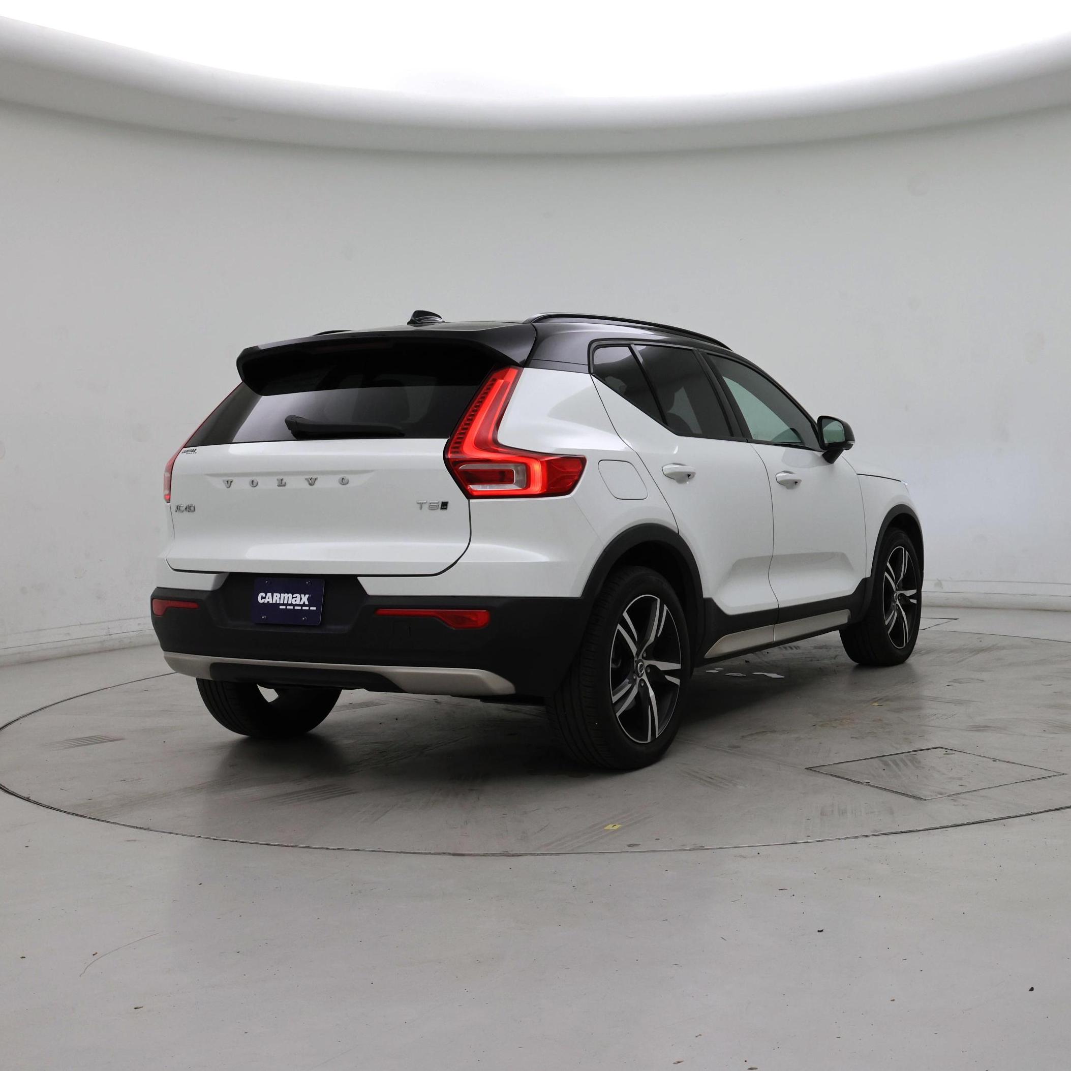 Thumbnail: 2021 Volvo XC40 - 8