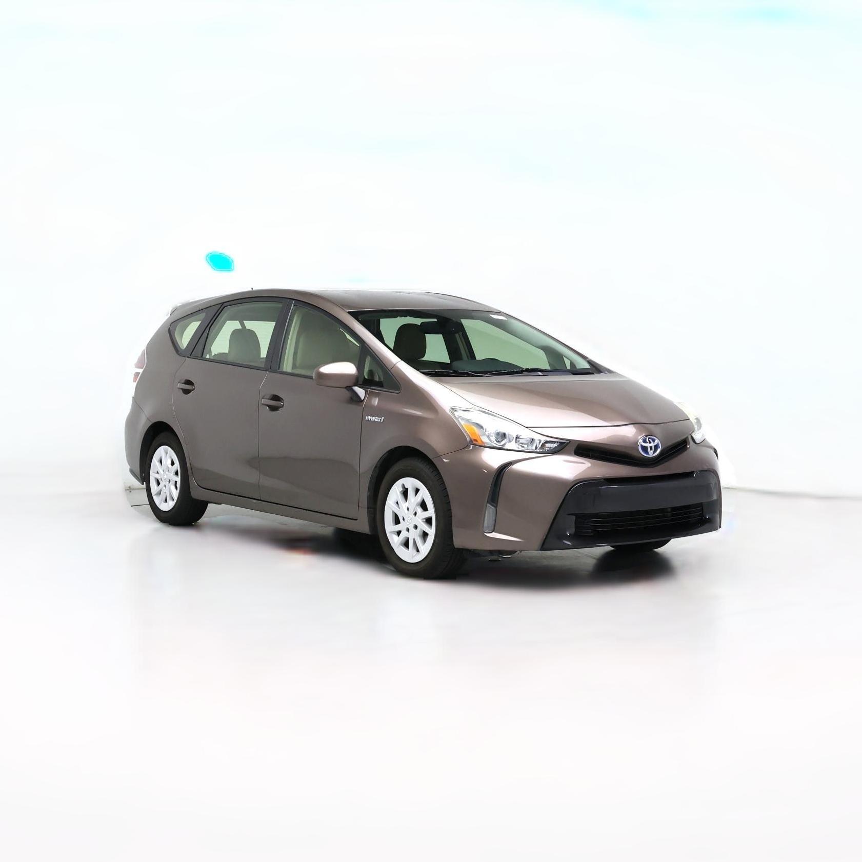 Thumbnail: 2015 Toyota Prius v - 1