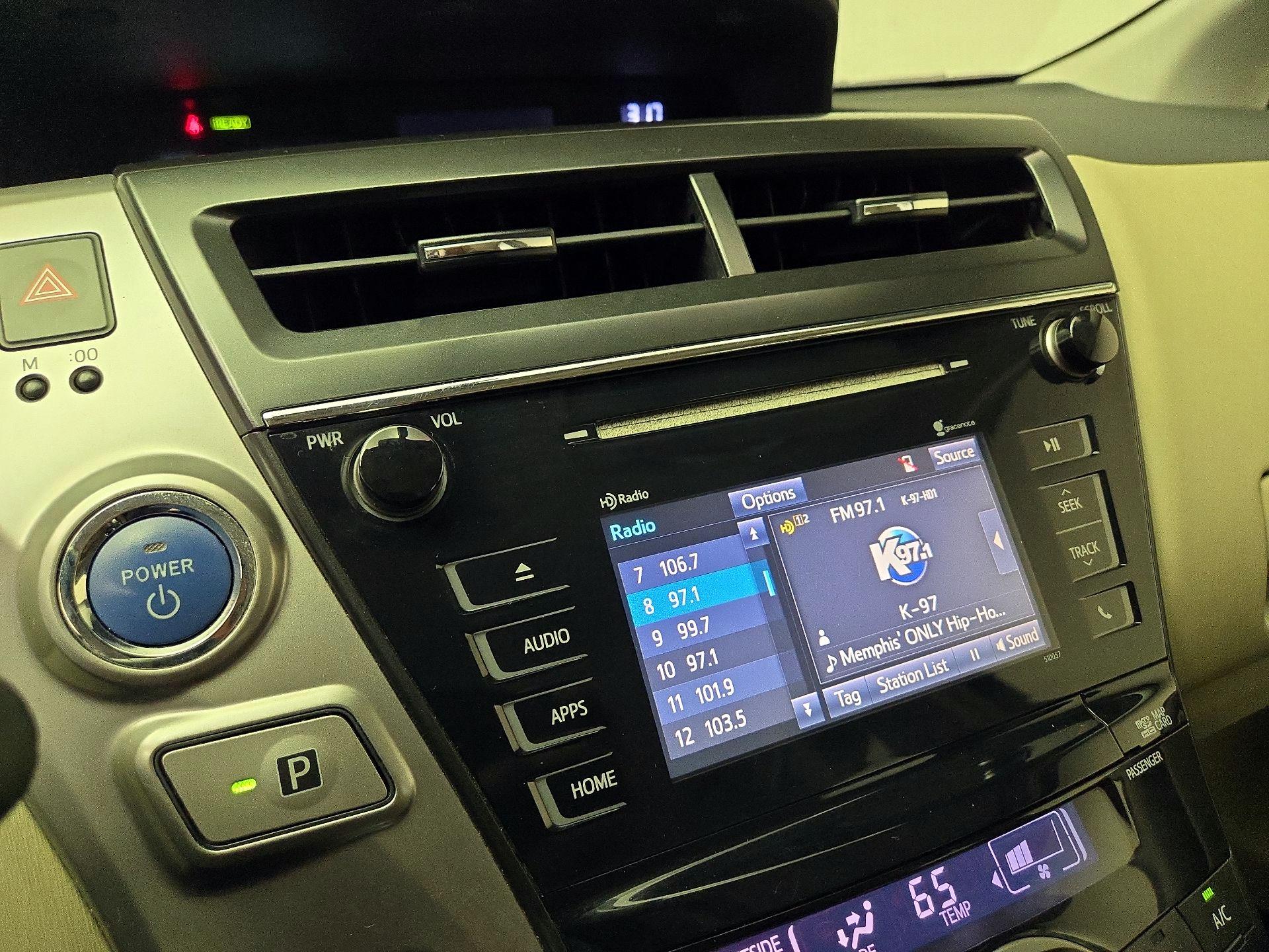 Thumbnail: 2015 Toyota Prius v - 16