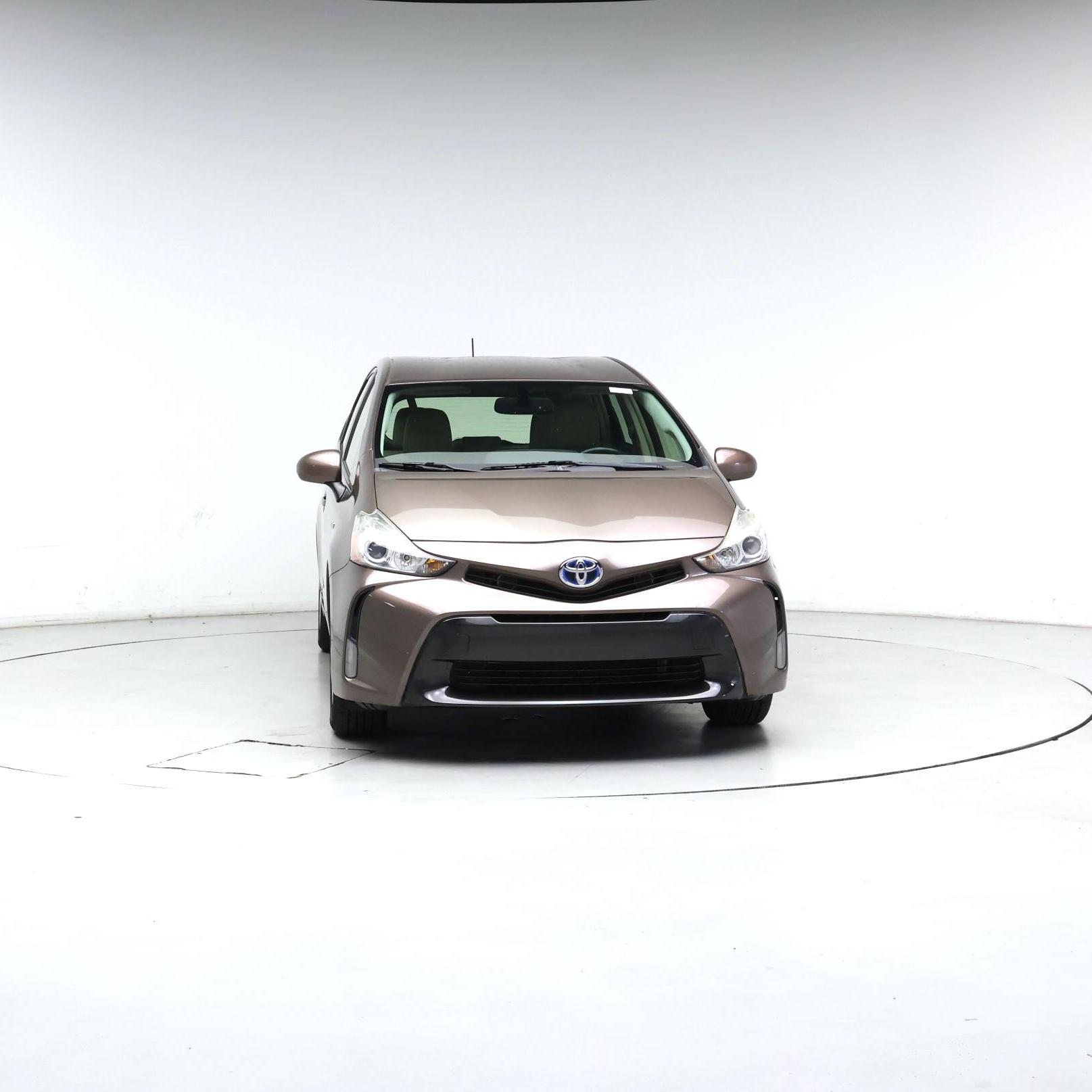 Thumbnail: 2015 Toyota Prius v - 5