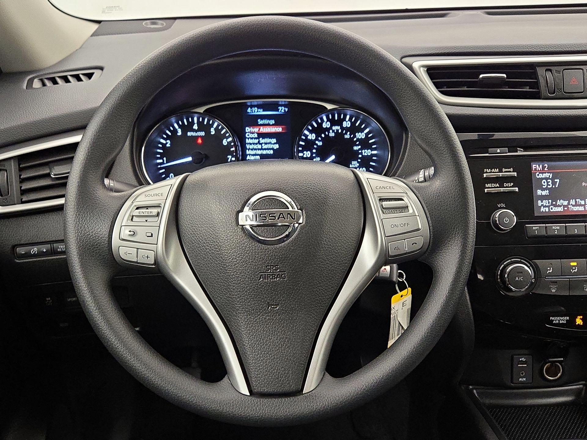 Thumbnail: 2016 Nissan Rogue - 10