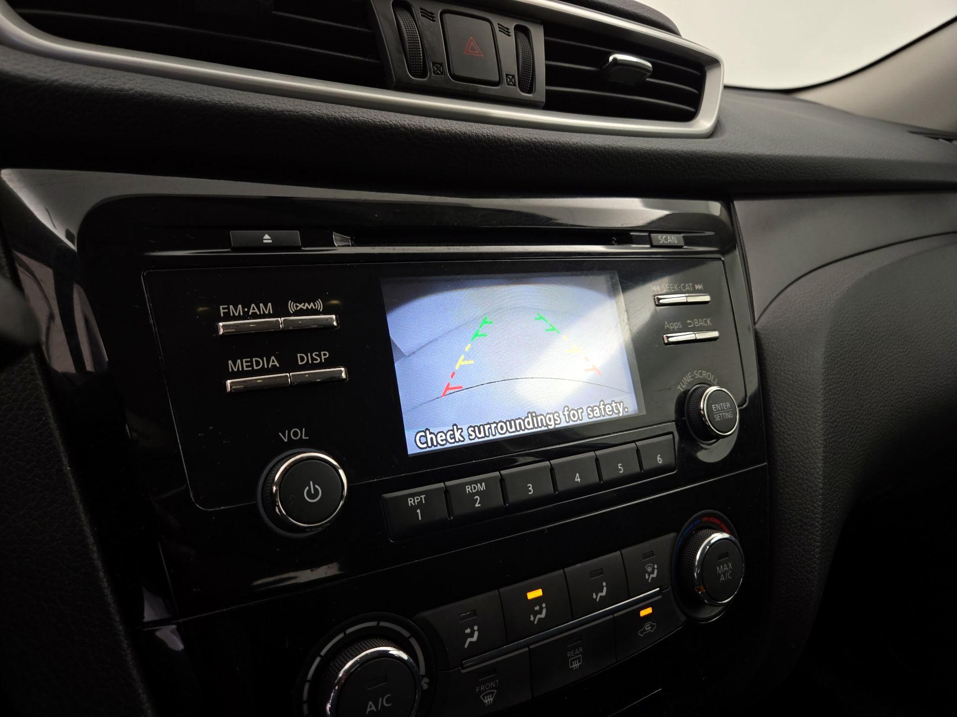 Thumbnail: 2016 Nissan Rogue - 14