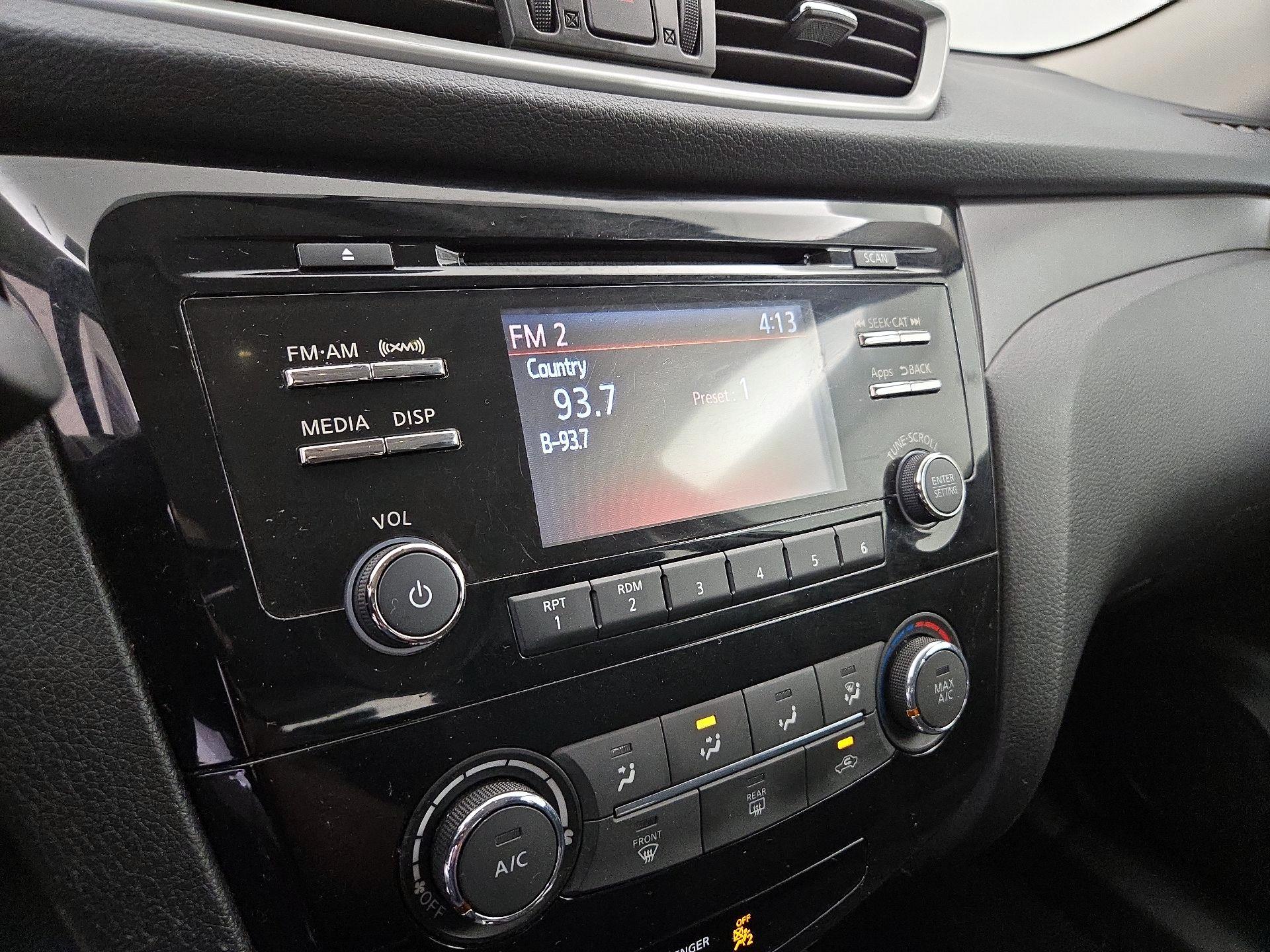 Thumbnail: 2016 Nissan Rogue - 15