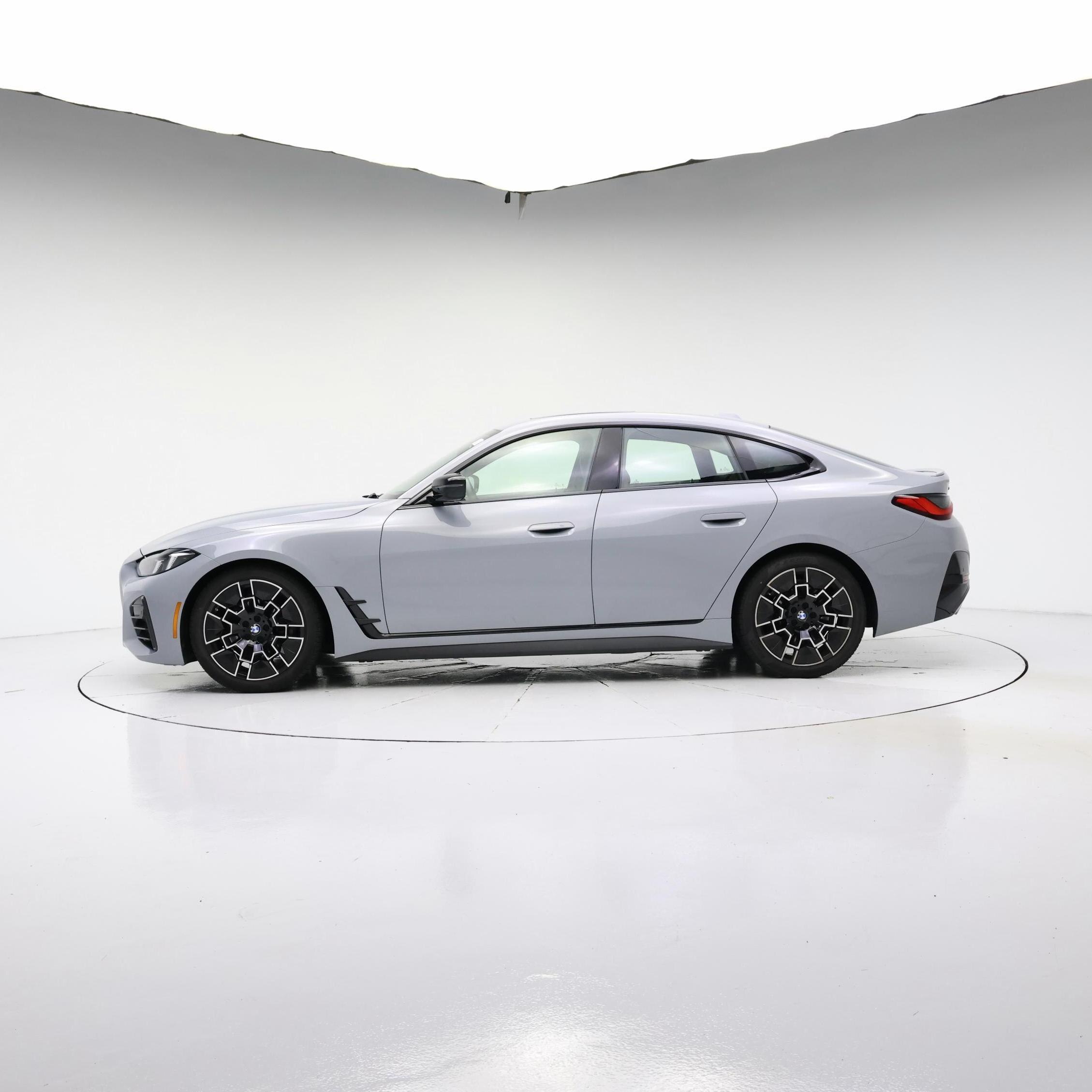 Thumbnail: 2025 BMW 4 Series - 3