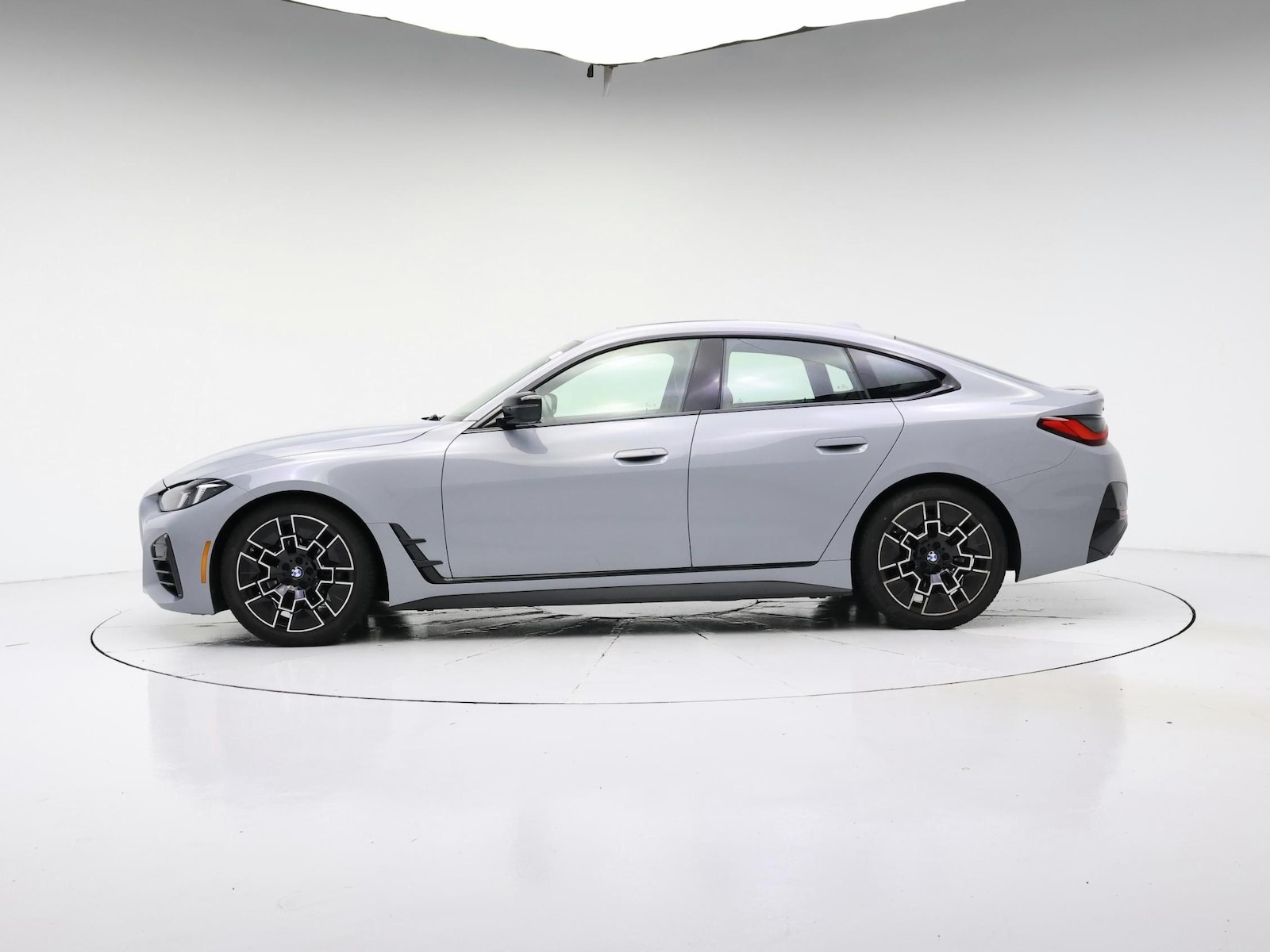 2025 BMW 4 Series 430i - Photo 4