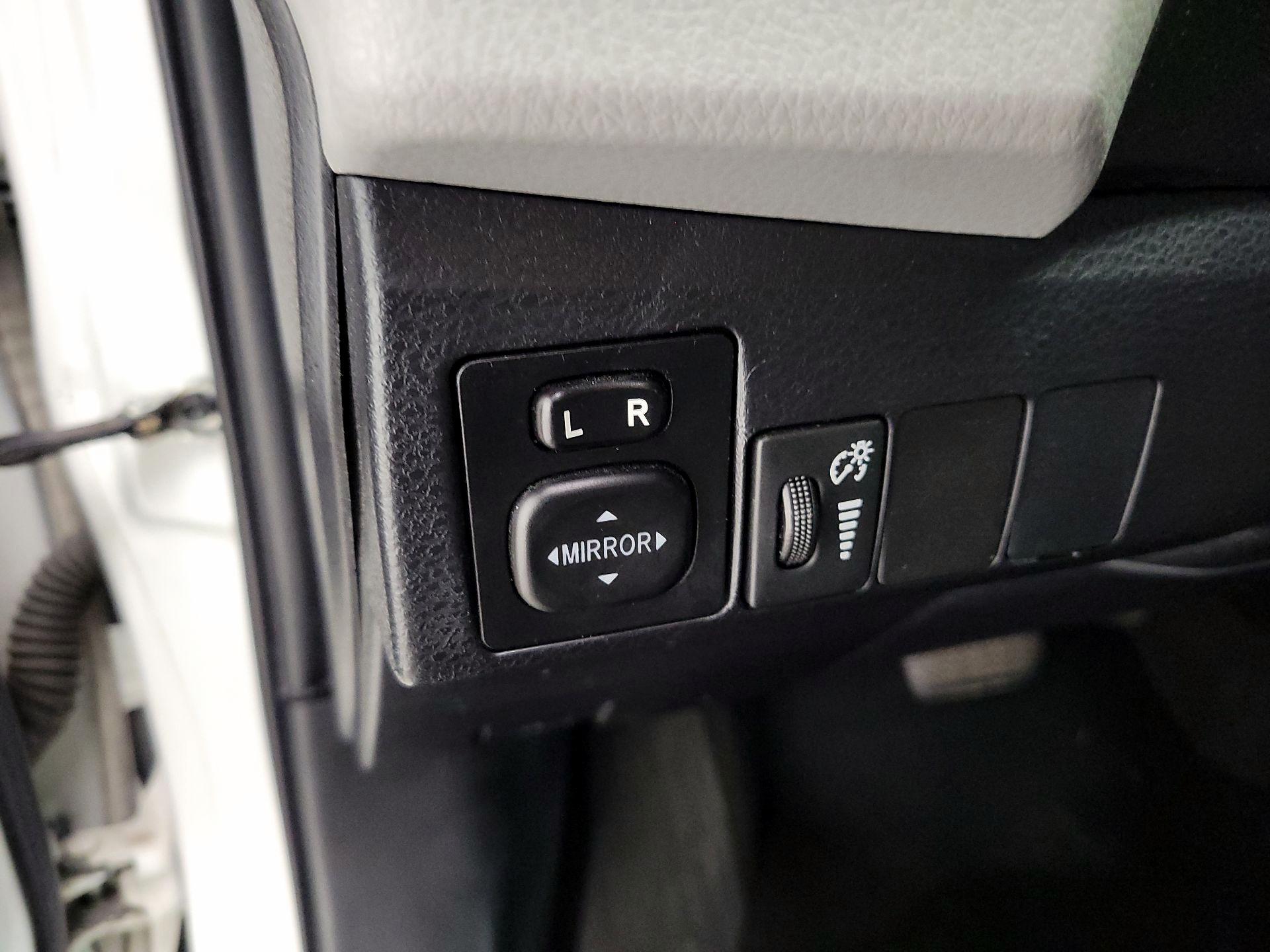 Thumbnail: 2014 Toyota Corolla - 13
