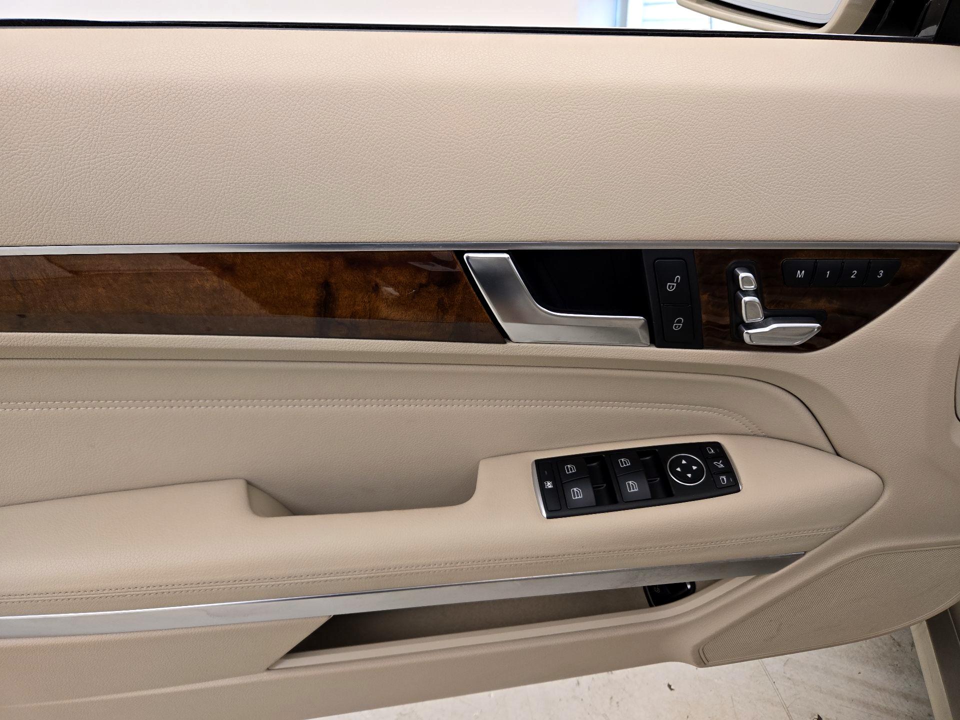 Thumbnail: 2016 Mercedes-Benz E-Class - 12