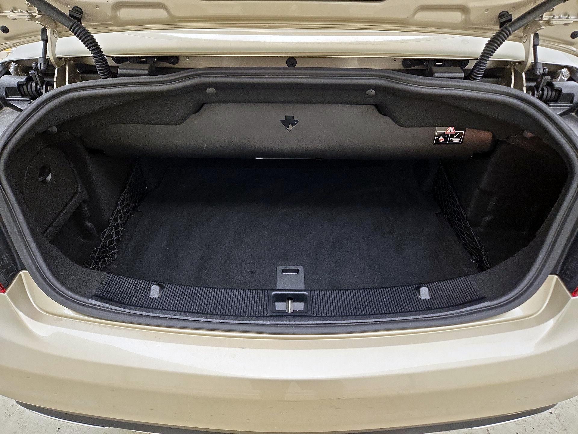 Thumbnail: 2016 Mercedes-Benz E-Class - 16