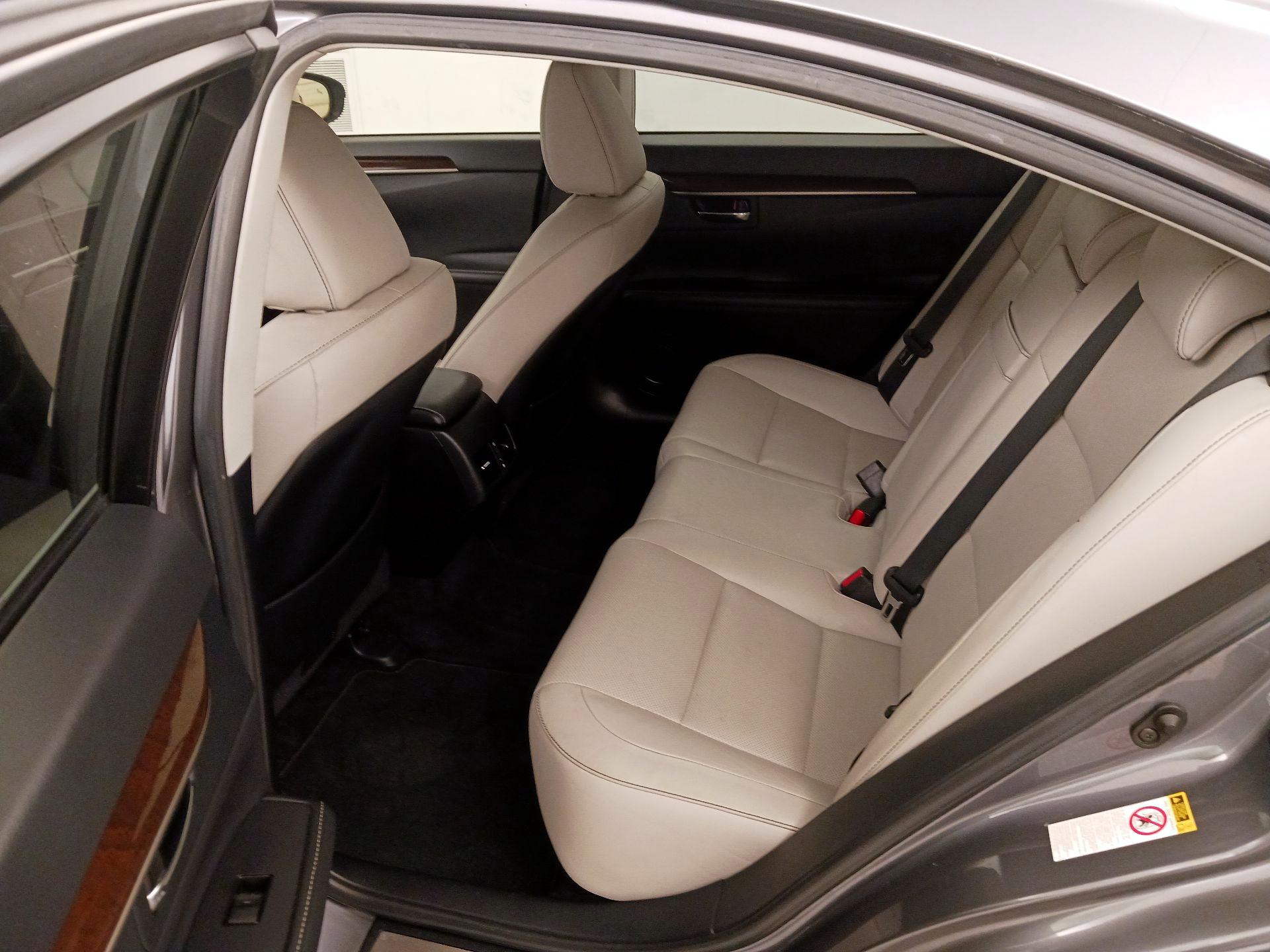 Thumbnail: 2015 Lexus ES - 20