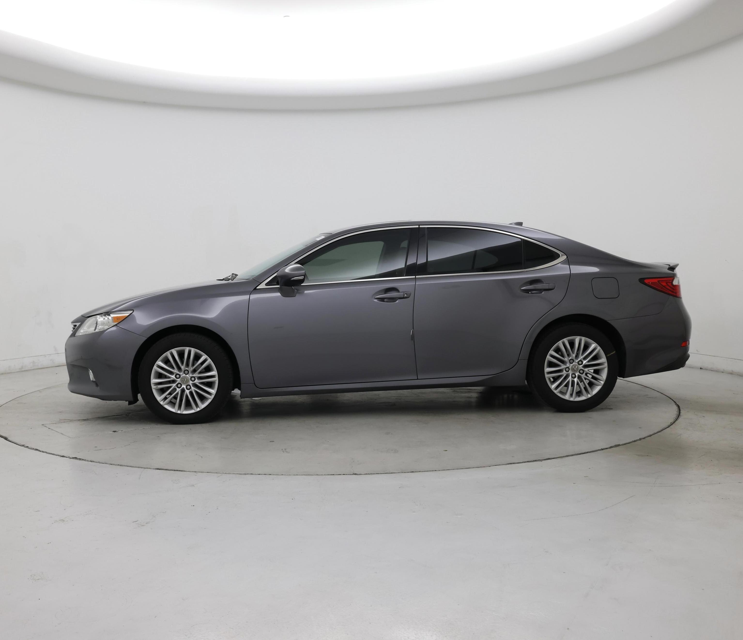 Thumbnail: 2015 Lexus ES - 3