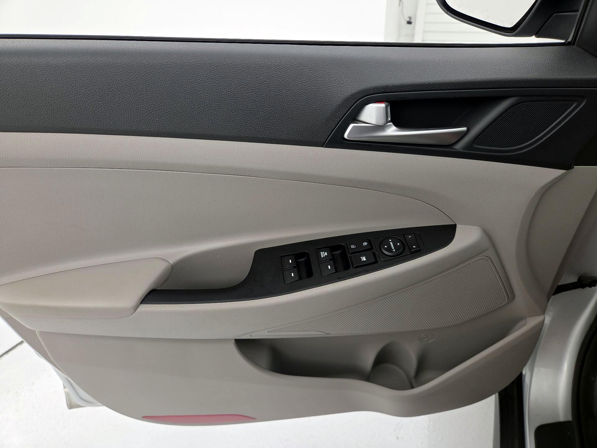 Thumbnail: 2019 Hyundai Tucson - 12