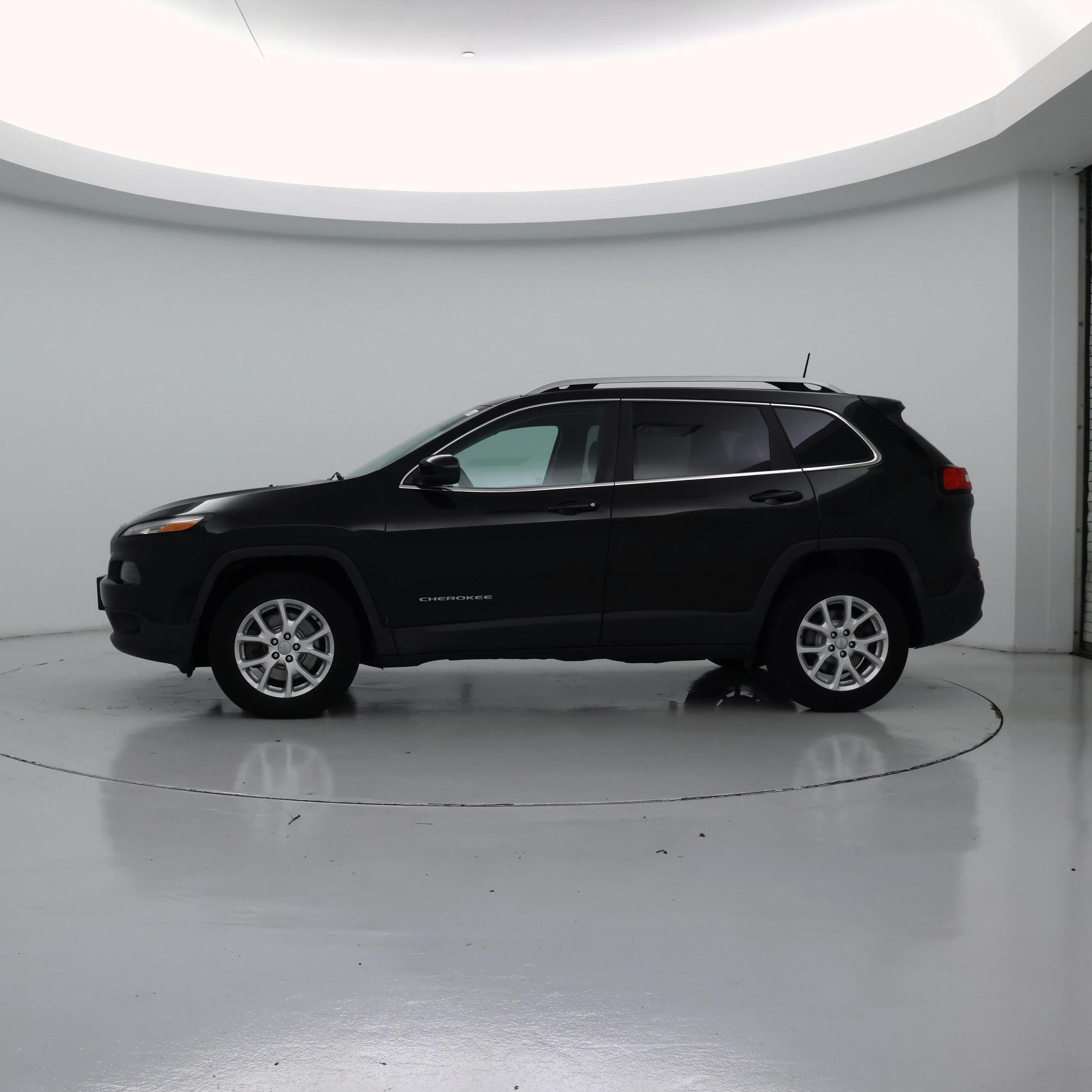 Thumbnail: 2017 Jeep Cherokee - 3