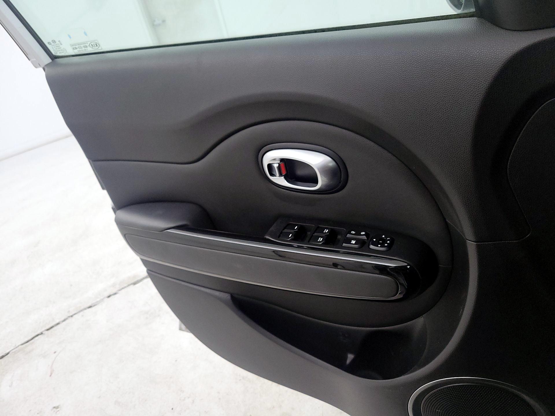 Thumbnail: 2016 Kia Soul - 12
