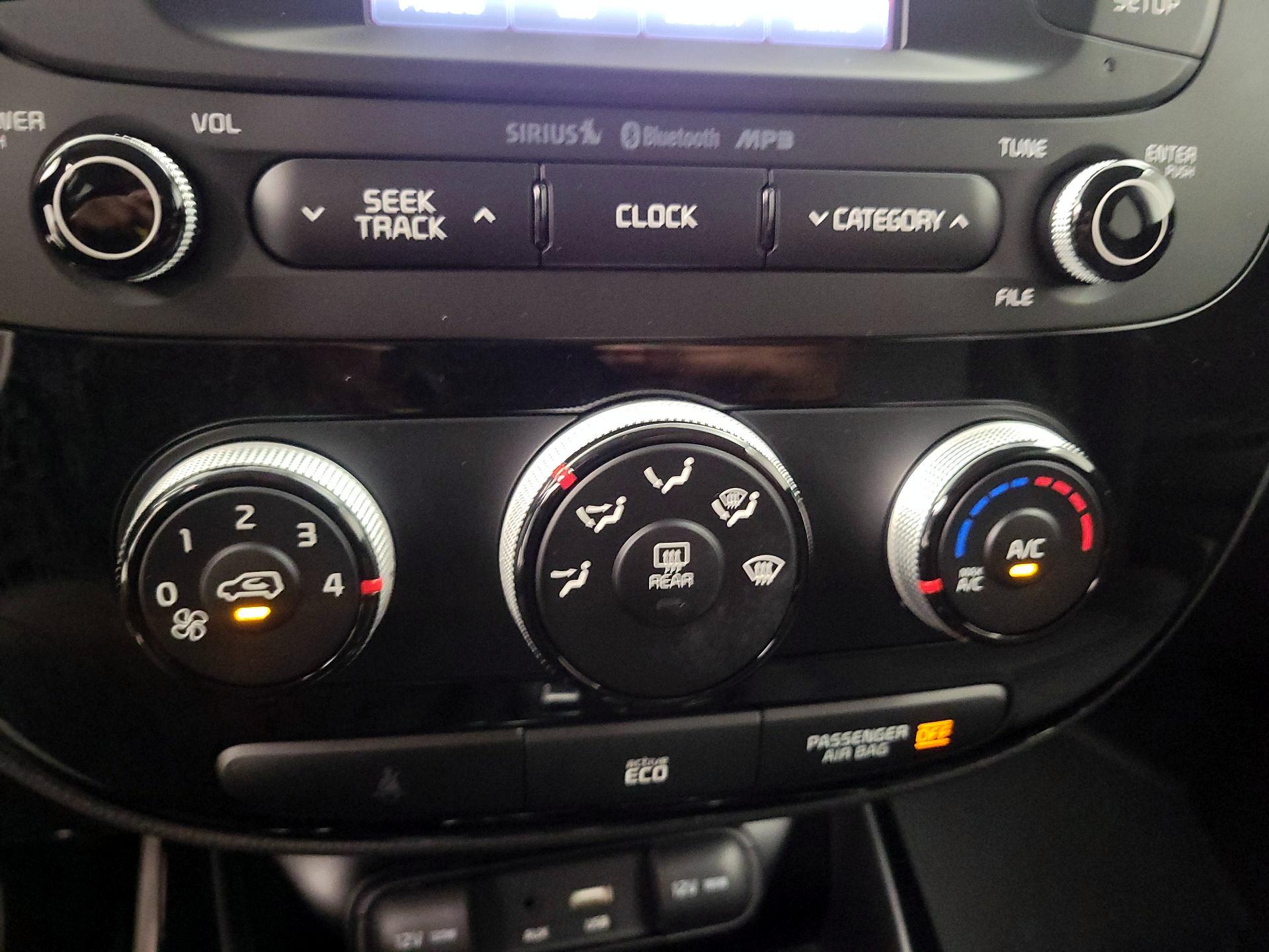 Thumbnail: 2016 Kia Soul - 16