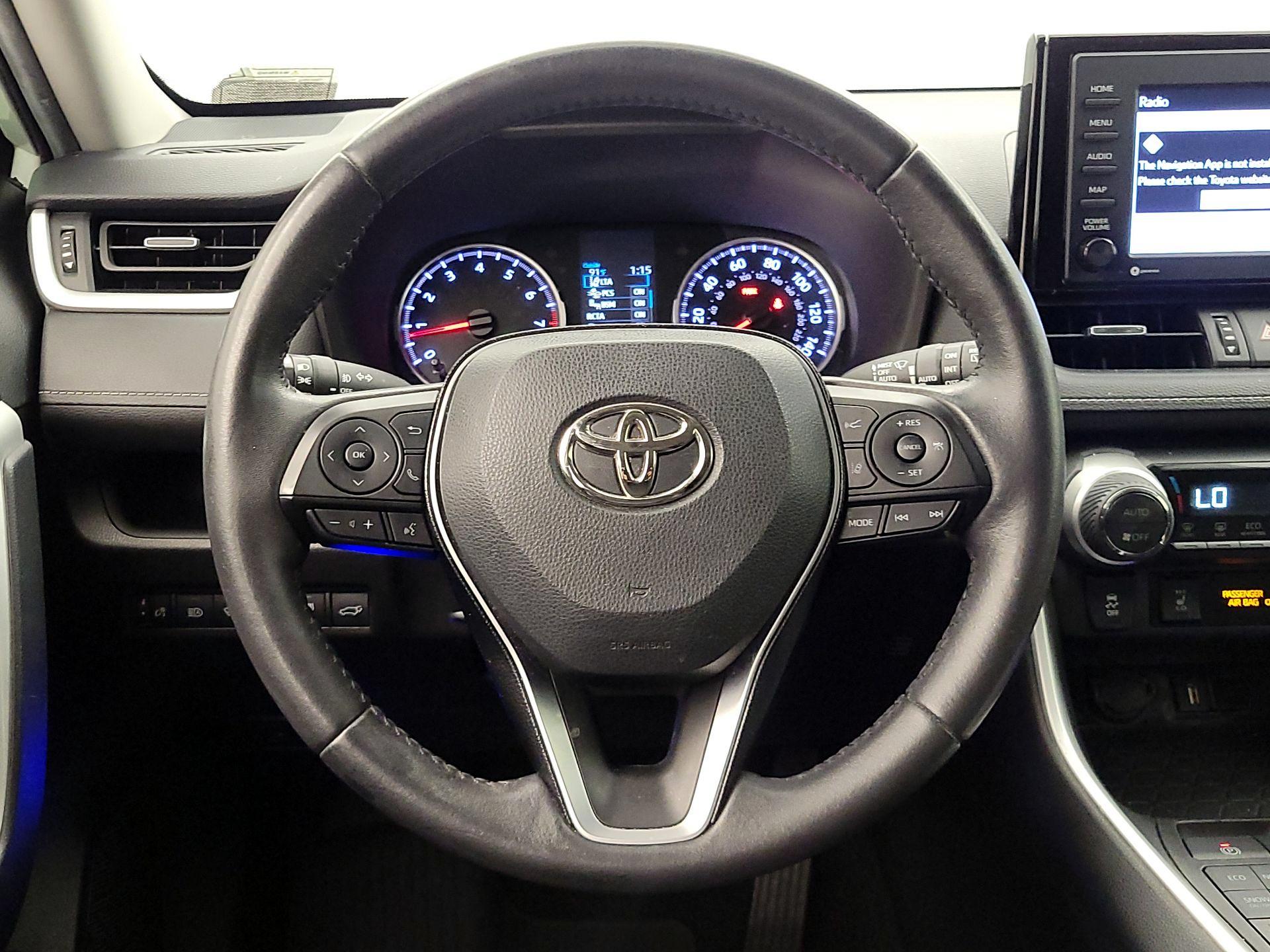 Thumbnail: 2021 Toyota RAV4 - 10