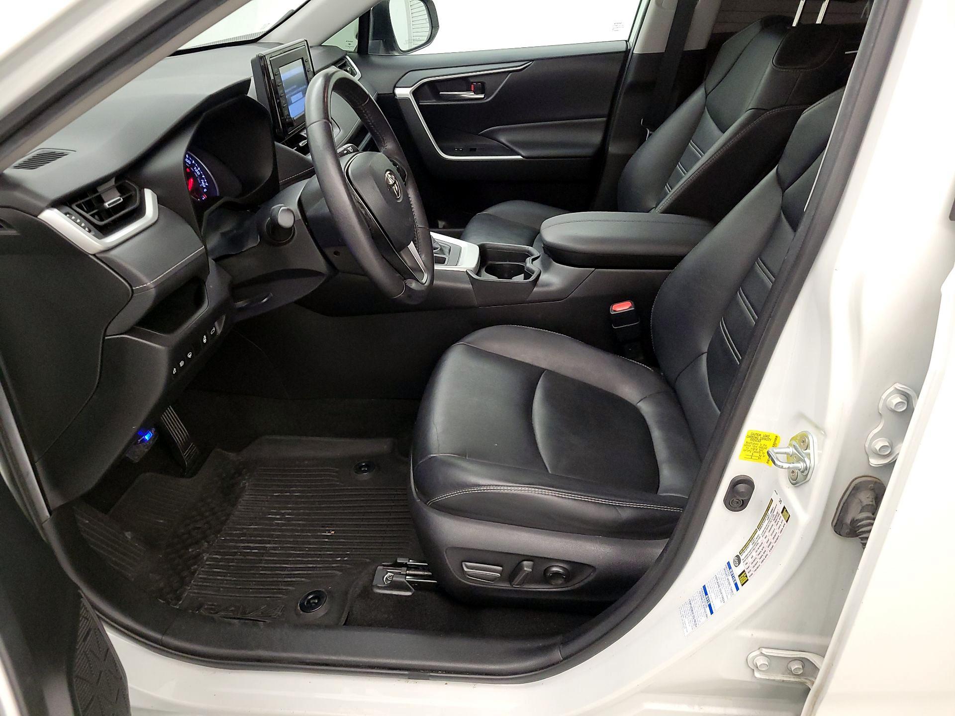 Thumbnail: 2021 Toyota RAV4 - 11