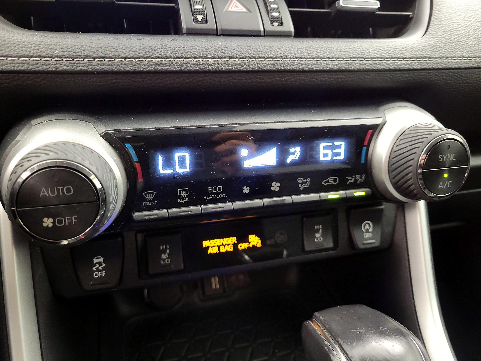 Thumbnail: 2021 Toyota RAV4 - 17