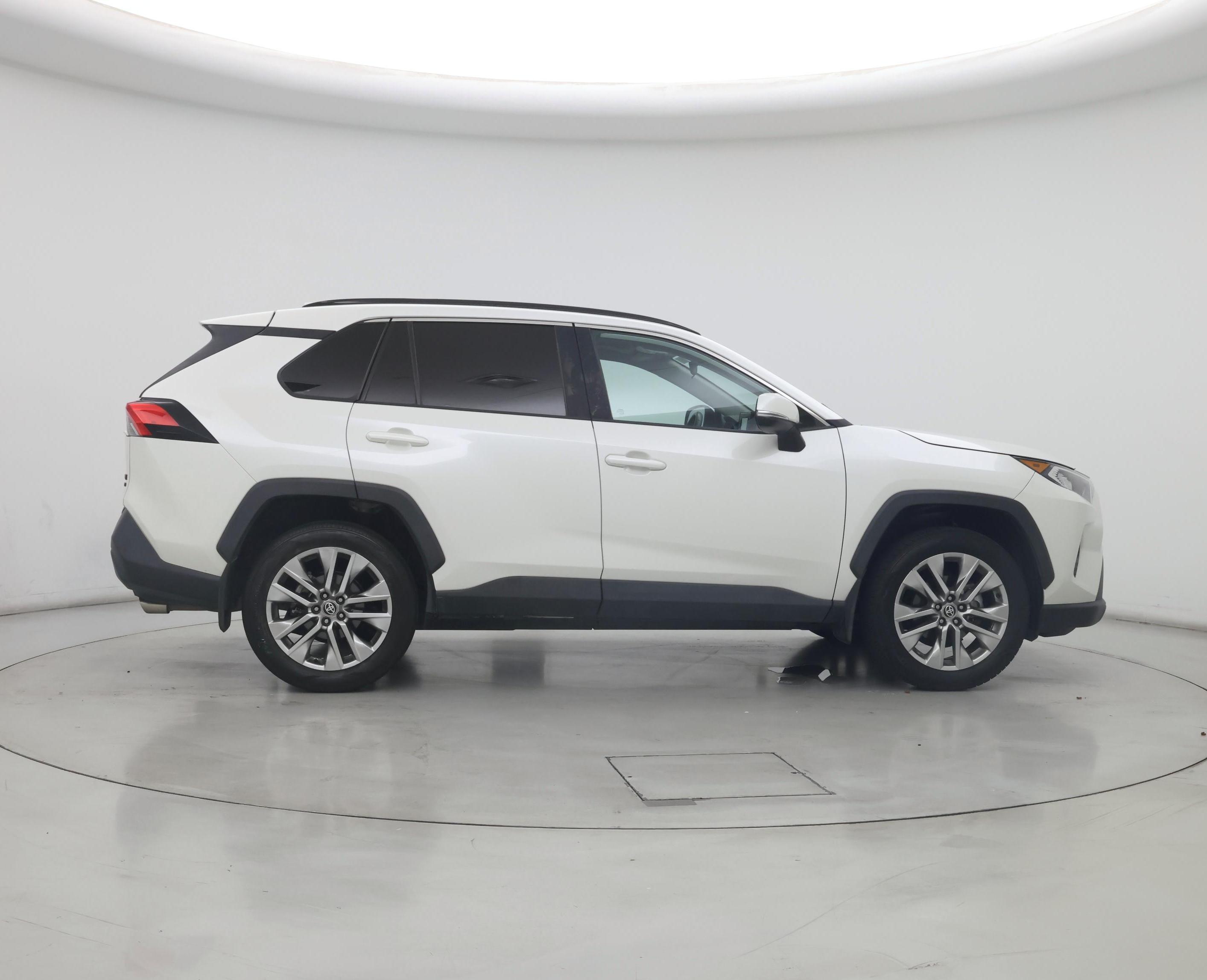 Thumbnail: 2021 Toyota RAV4 - 7